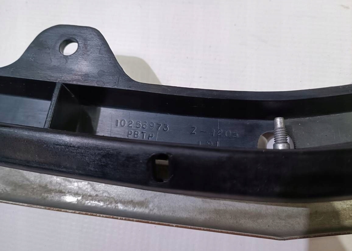 console holder of a bumper support front front Chevrolet Corvette C5
