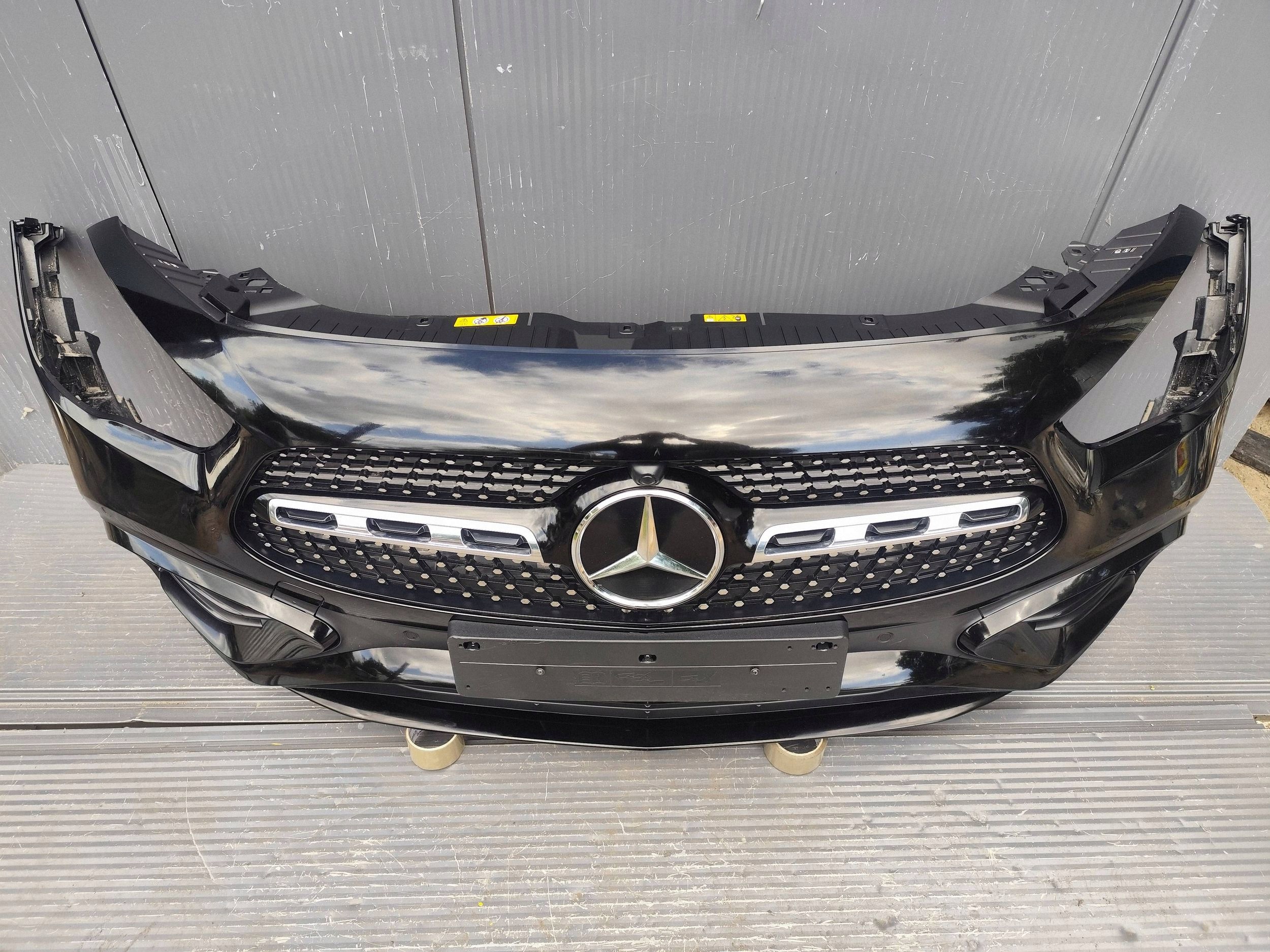 MERCEDES GLA 247 LIFT front bumper PDC complete DEMONTAZ