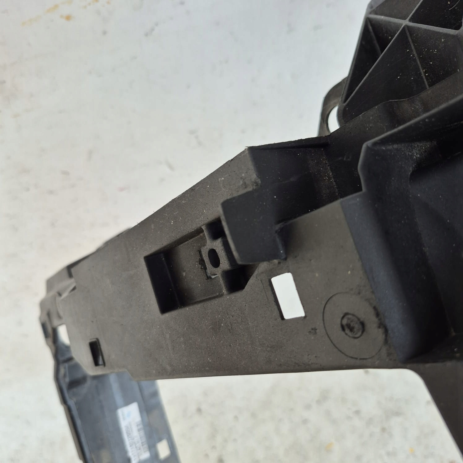 SEAT ATECA 16- support panel for radiators pillar 575805588