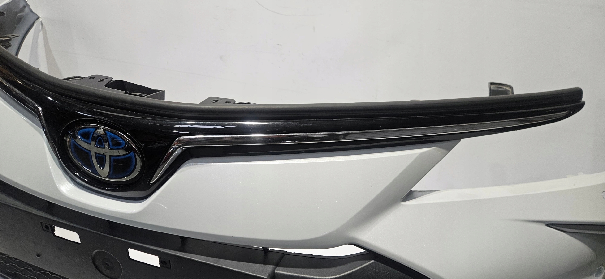 front bumper grille TOYOTA COROLLA E21 sedan LIFT 22- PDC washers 52119