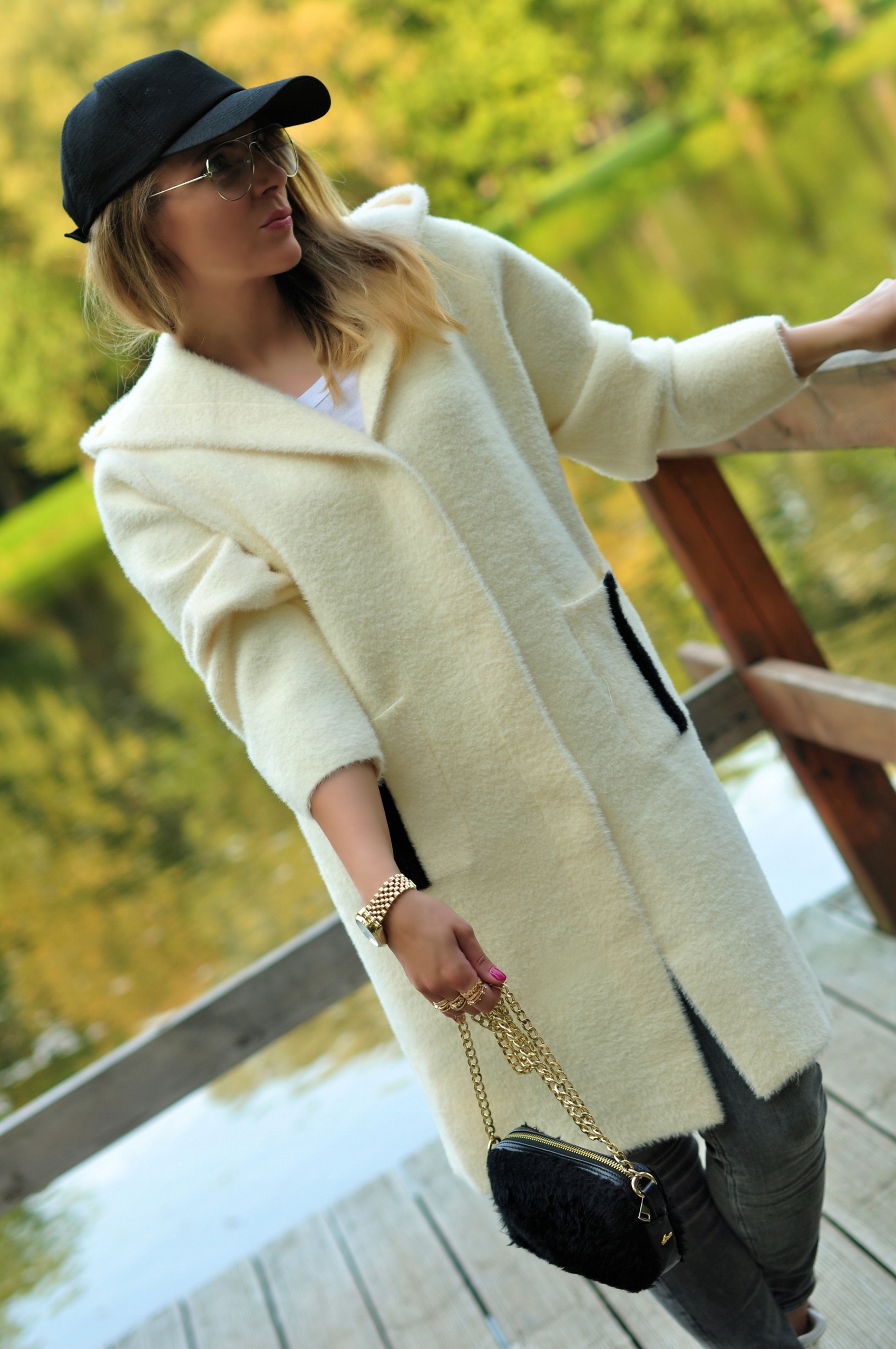 PŁASZCZ Z ALPAKI Z KAPTUREM sportowy BUTELKOWY Materiał dominujący wełna