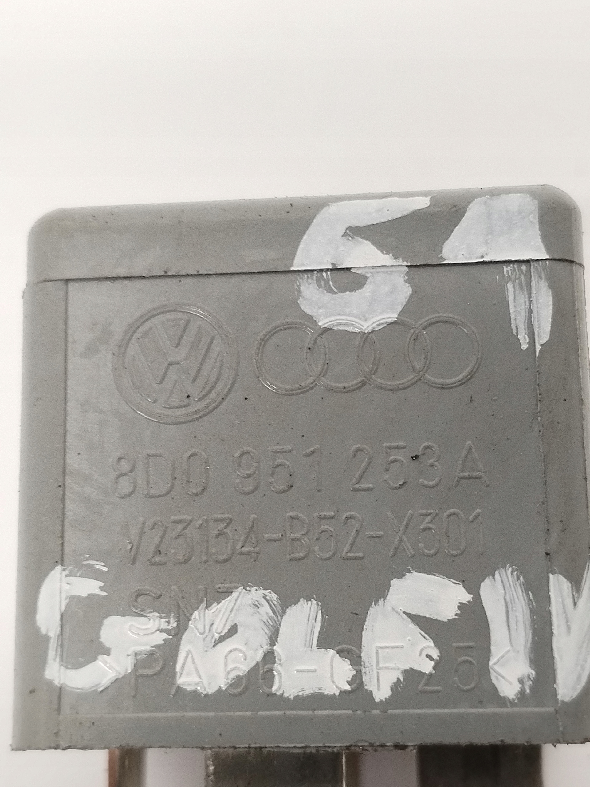 module relay VW Golf IV 4 8D0951253A