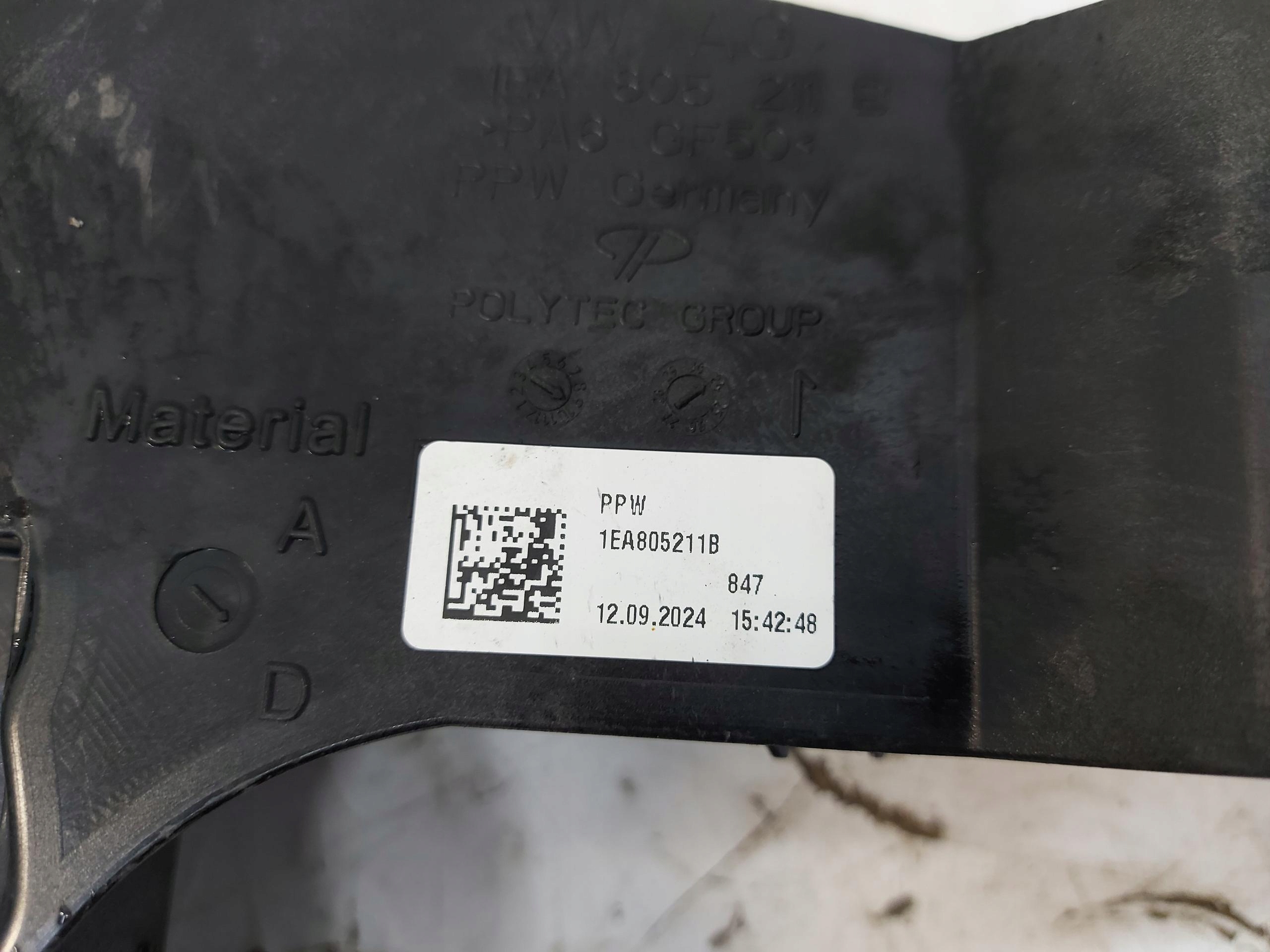 VW ID4 11A , 2024r SUV 5D Support plaque Console Porte WOZKA 1EA805211B