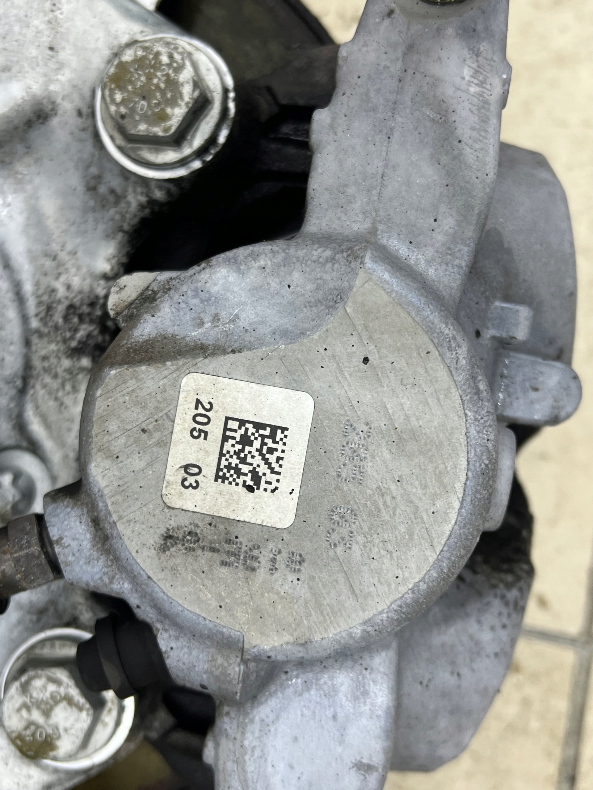 MERCEDES C W205 2.2 CDI MACPHERSON swing arm left 2052100