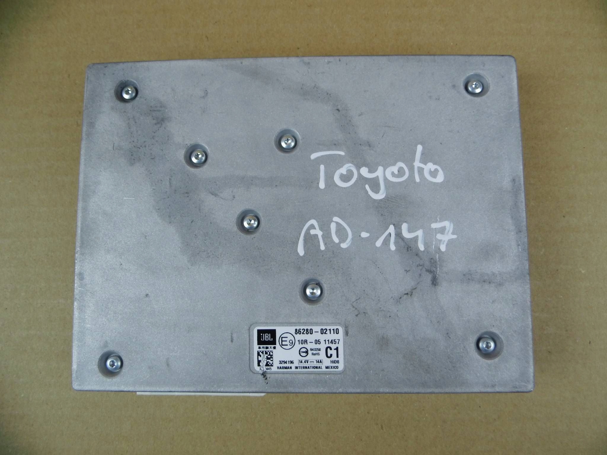 Toyota Corolla E21 amplifier audio JBL 86280-02110 8628002110