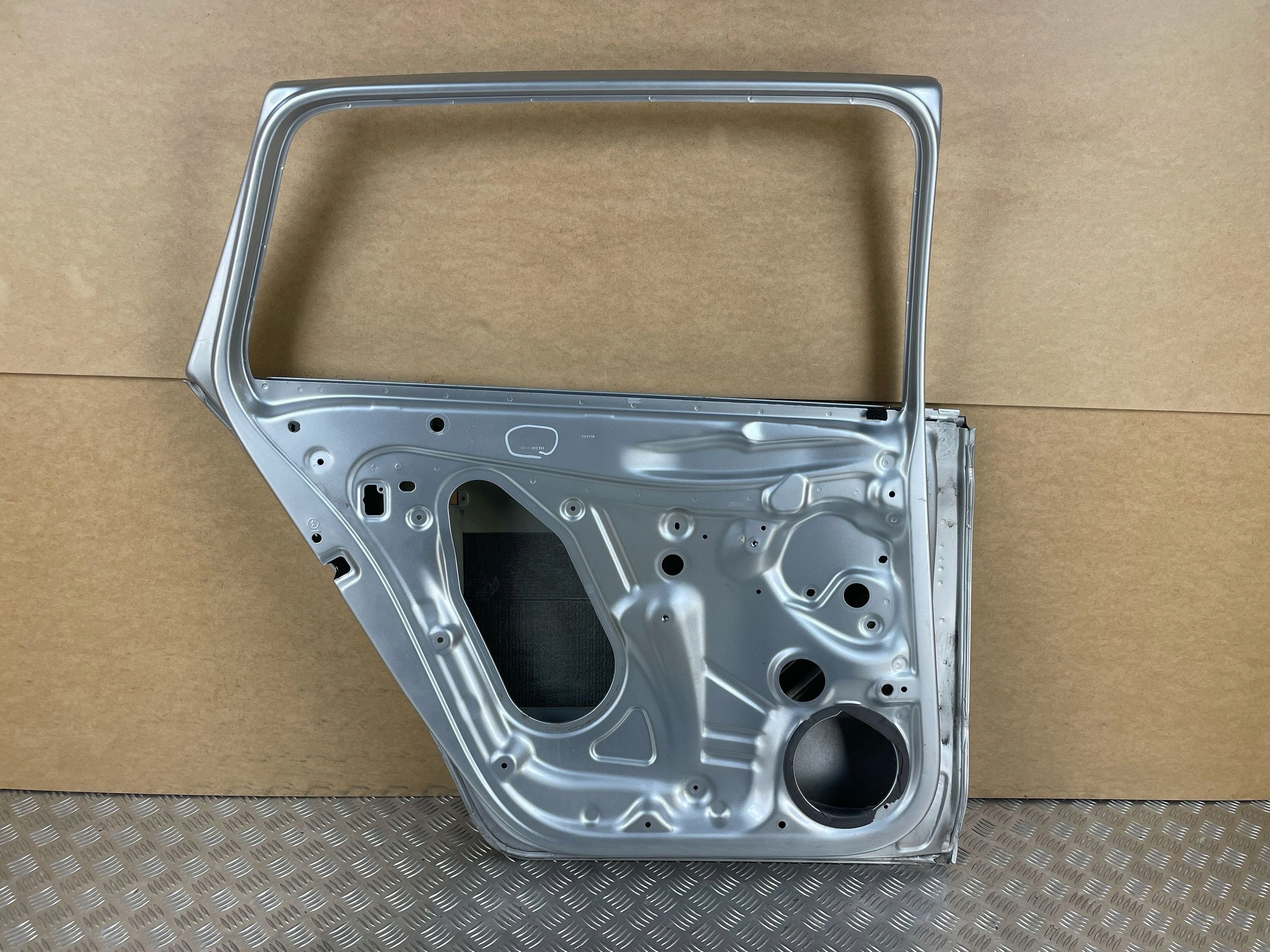 door left rear part left rear. SKODA RAPID SPACEBACK 2013