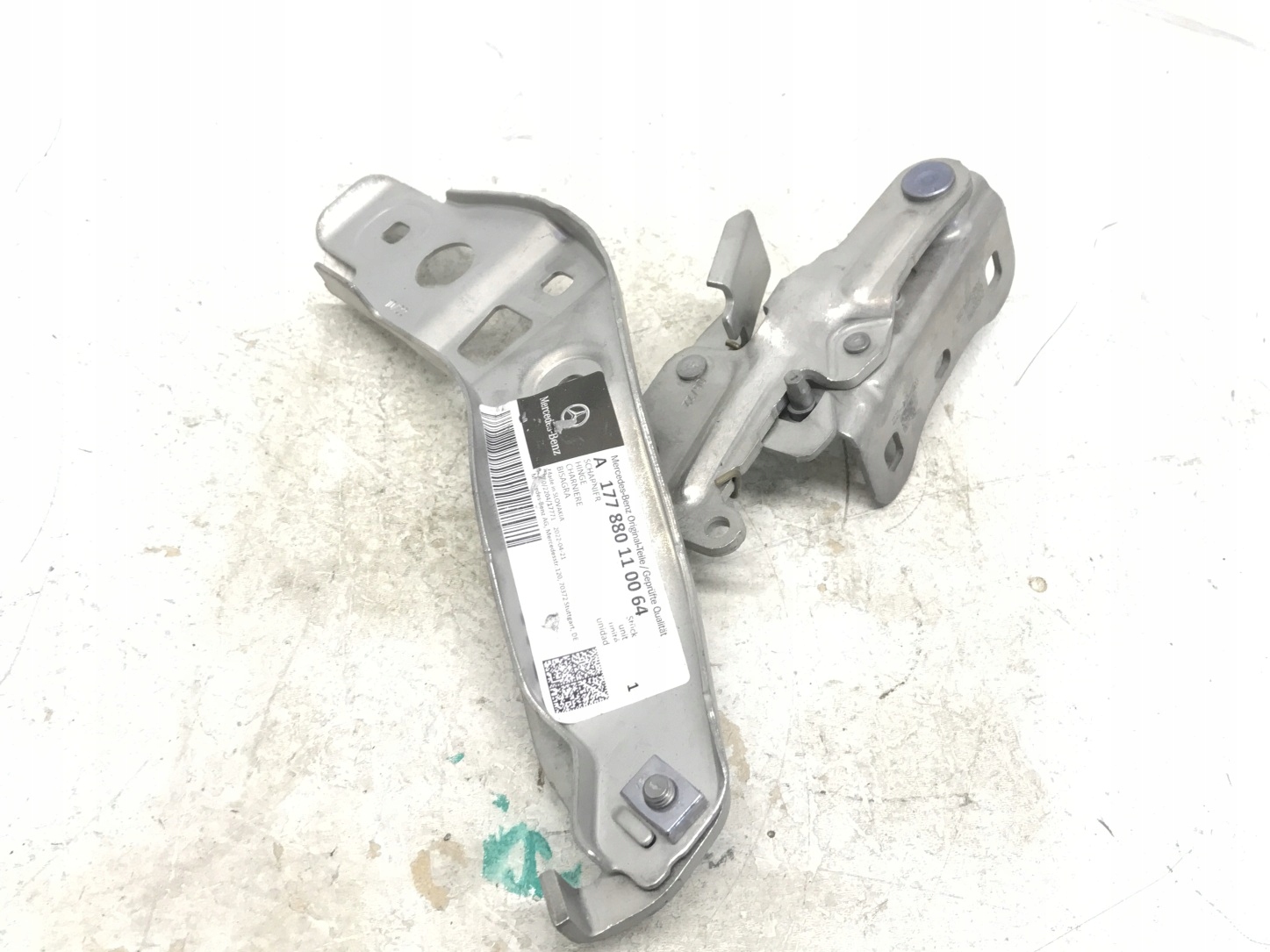 Петля капота MERCEDES W177 ліва a177880110064