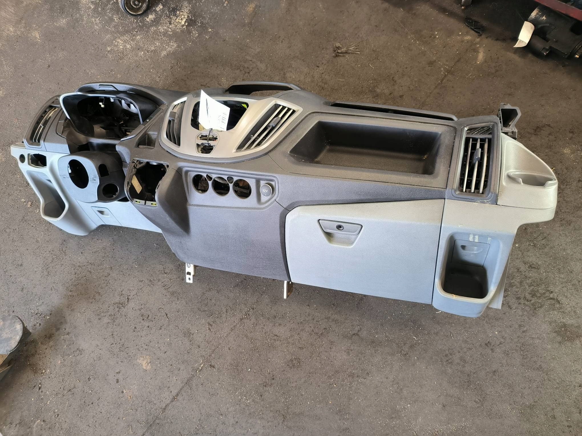 armatura kokpit FORD TRANSIT MK8