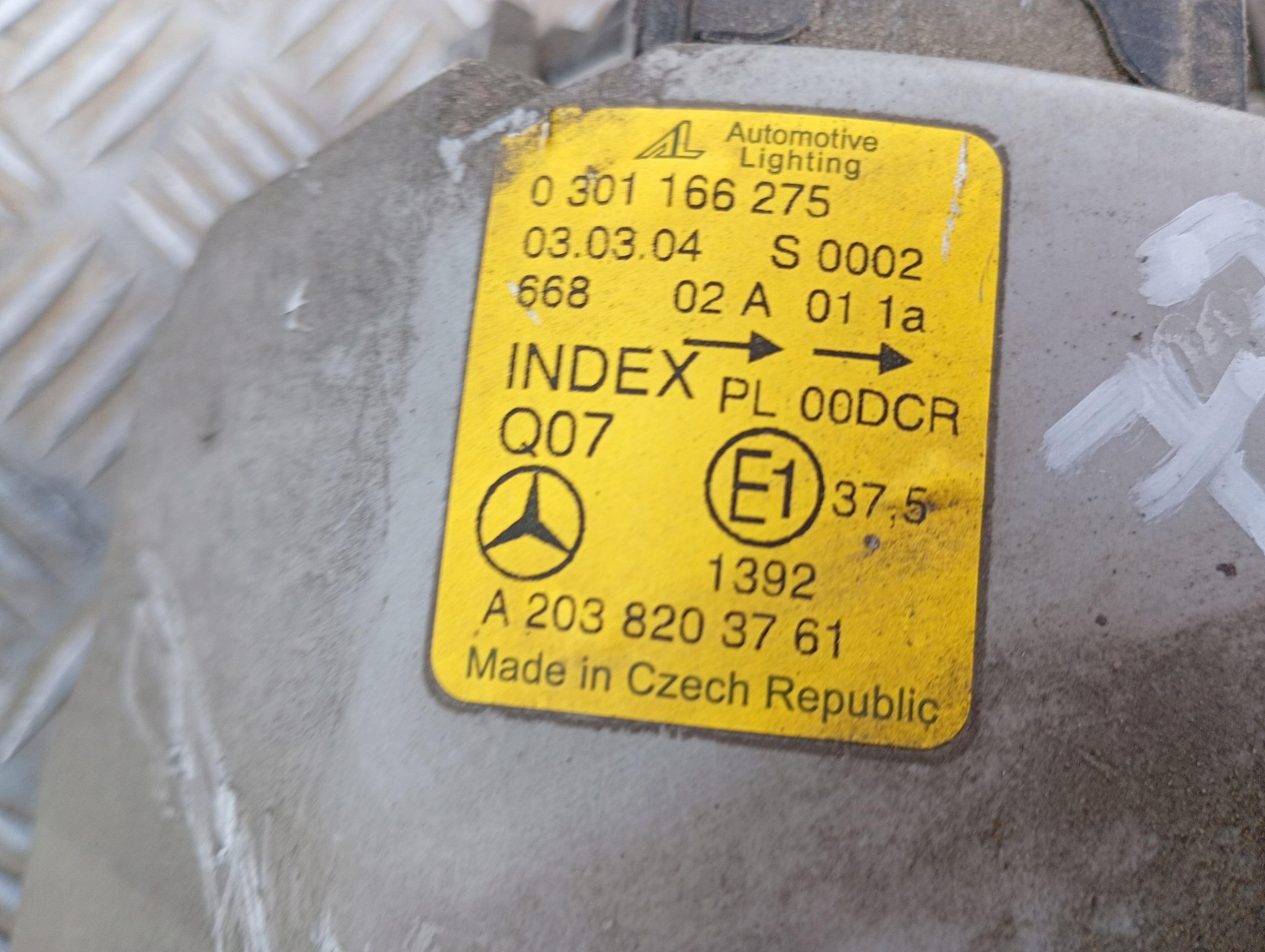 Licht links oder rechts Mercedes W203 lift C-klasa xenon Europa