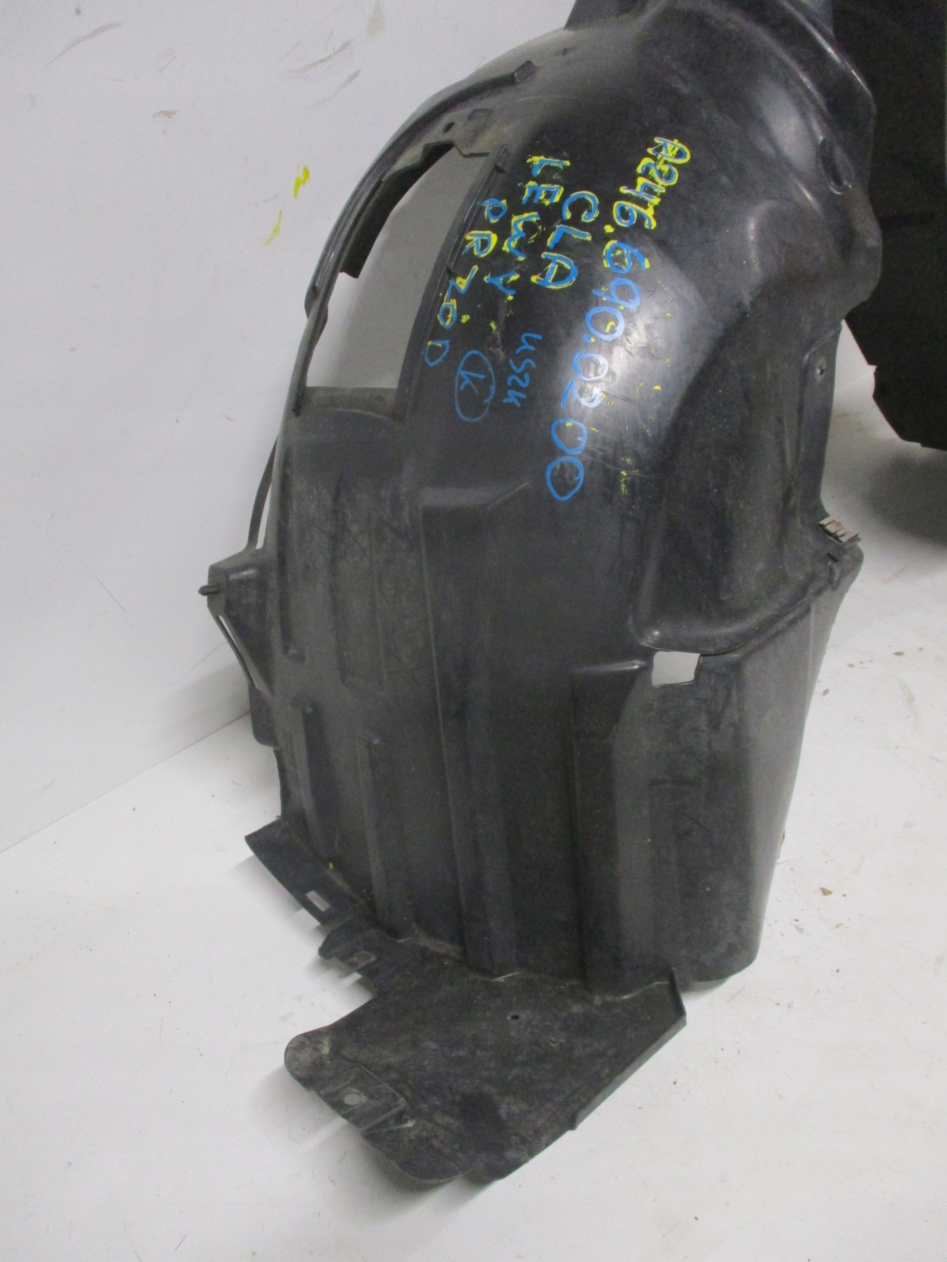 mudguard front left MERCEDES-BENZ CLA A2466900830