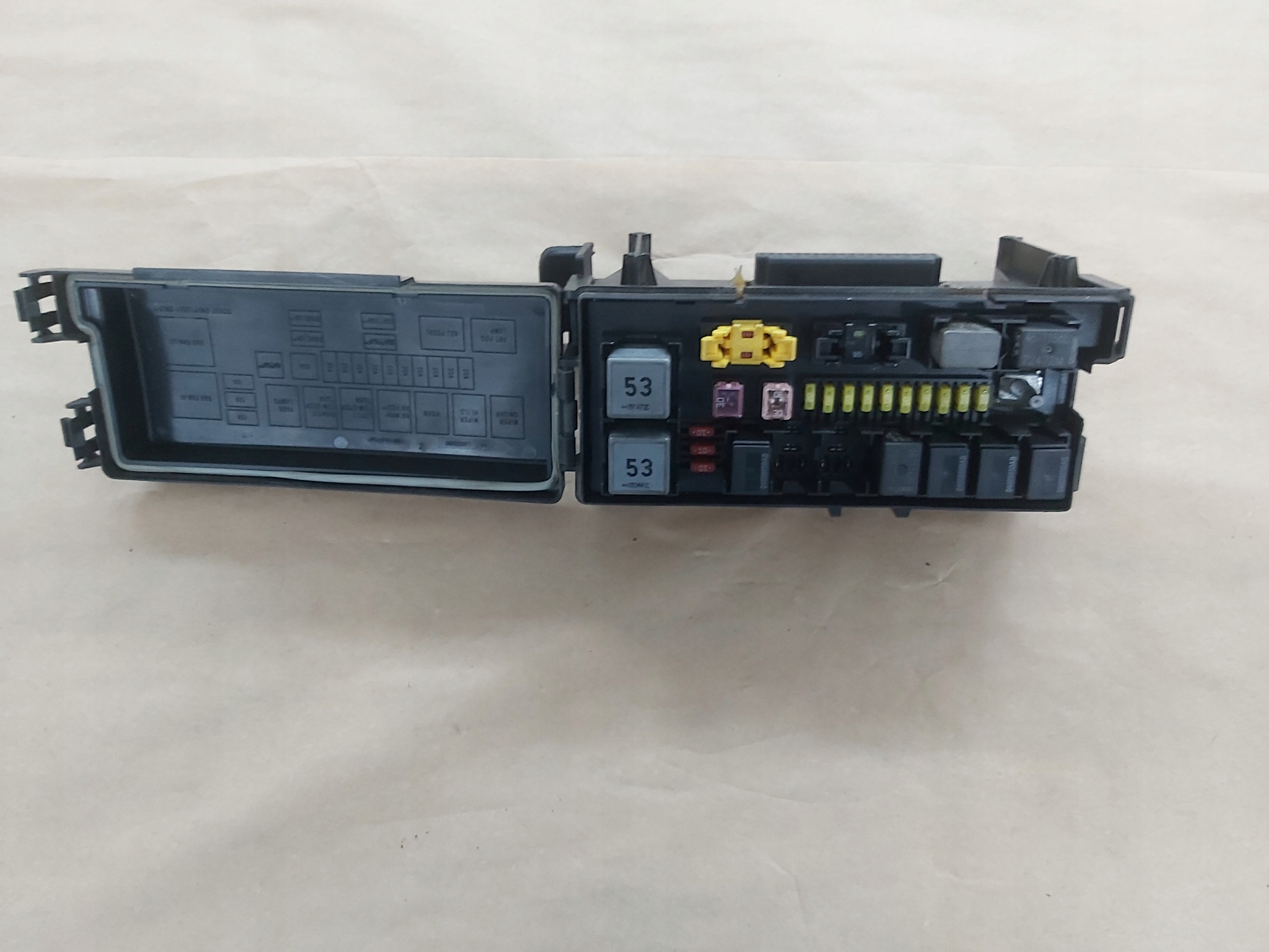 Module Module fusibles 04692167AB JEEP GRAND CHEROKEE WK III