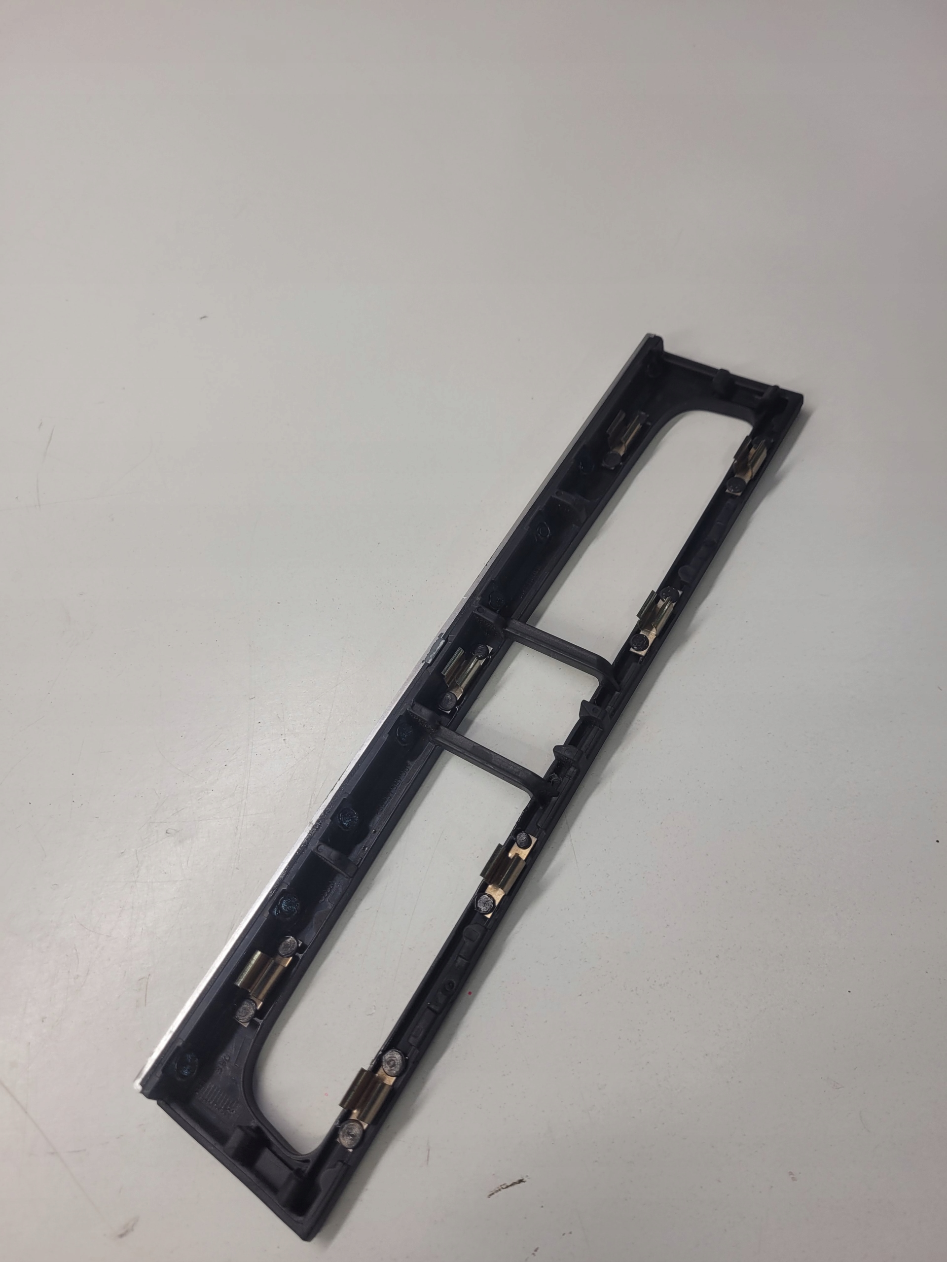 Châssis PANELU Console AUDI A3 8P 8P0863321F