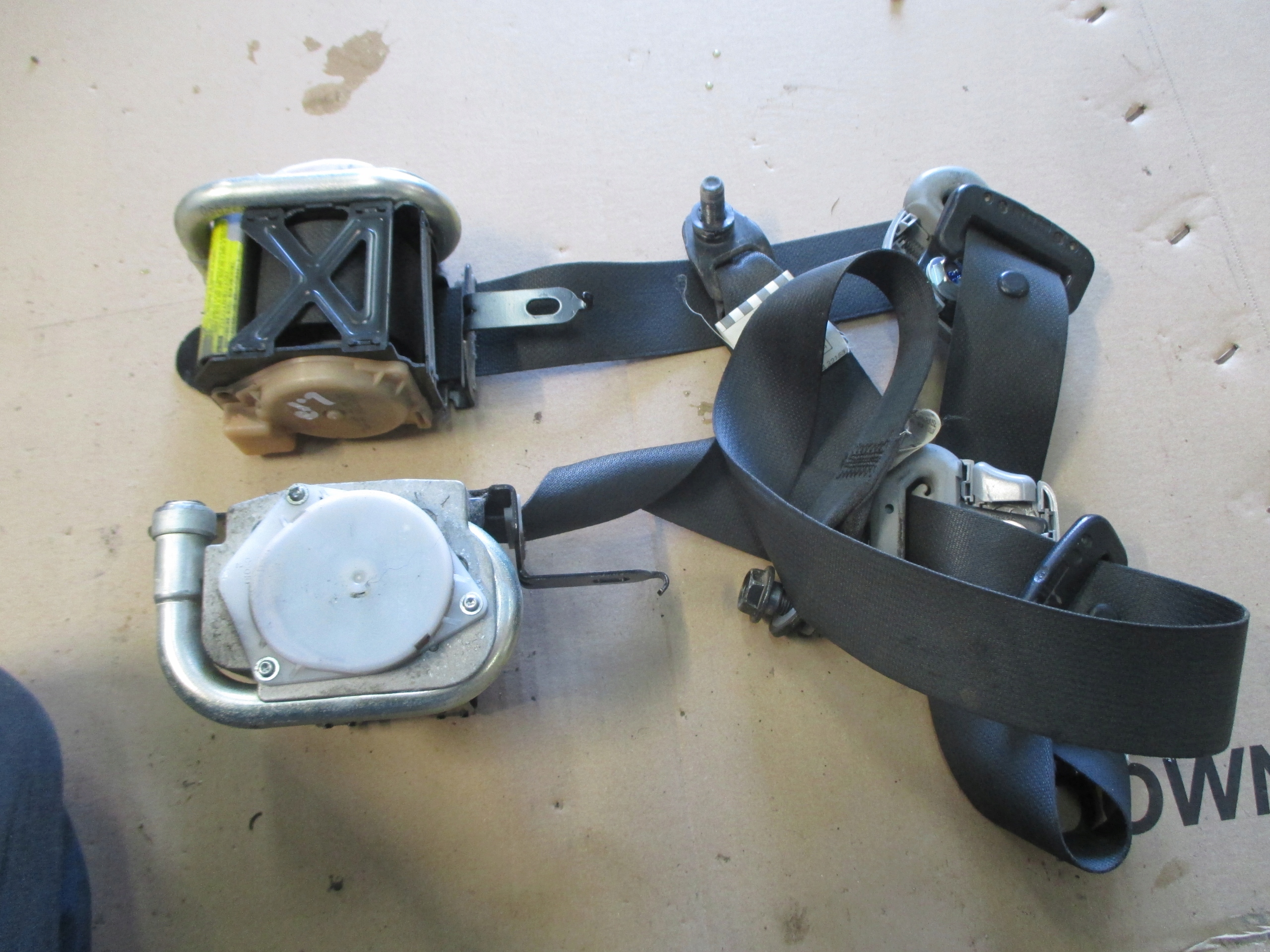 LANCER VII 03-08 PAS BEZPIECZEŃSTWA NAPINACZ PRZÓD