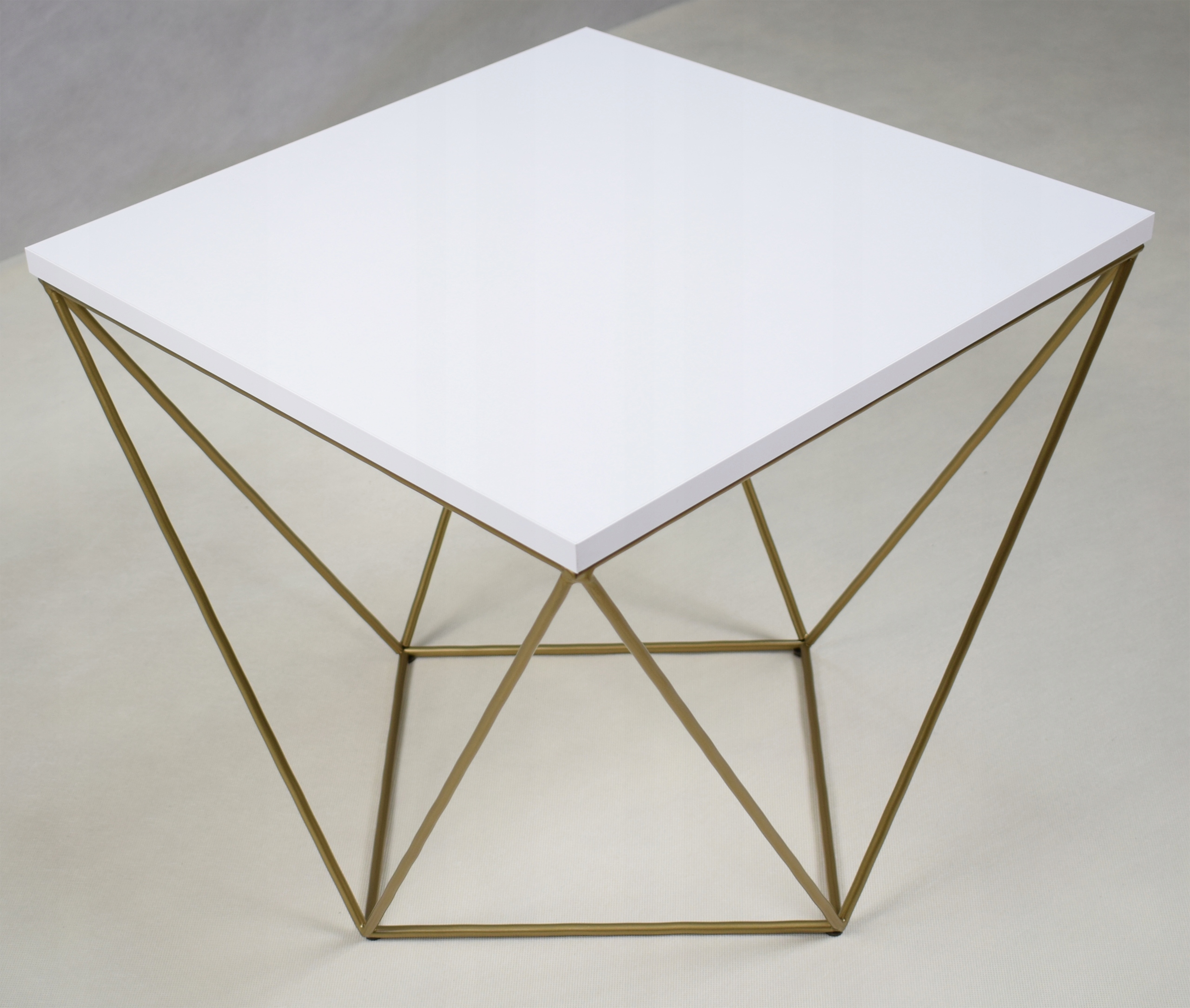 Kawowy Stolik Druciany Kwadratowy Loft Industrial Złoty+Biały Mat FutuStal Marka FutuStal