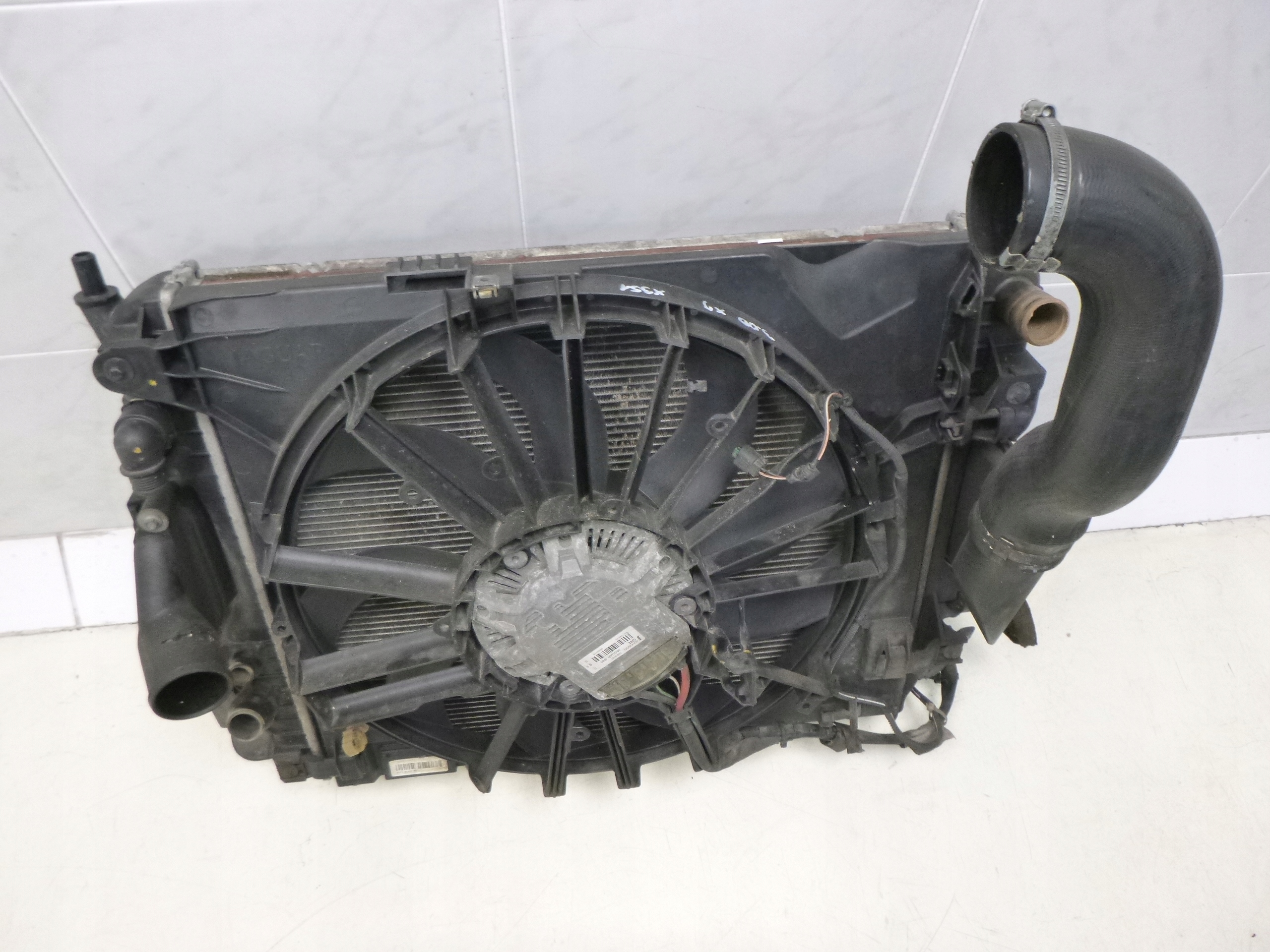 JAGUAR XJ X351 3.0 D KOMPLET chladič ventilátor