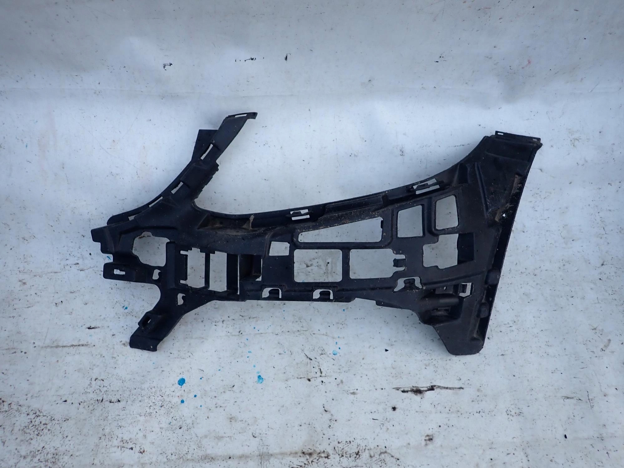 MERCEDES C-KLASA W205 14-21 holder support left front front