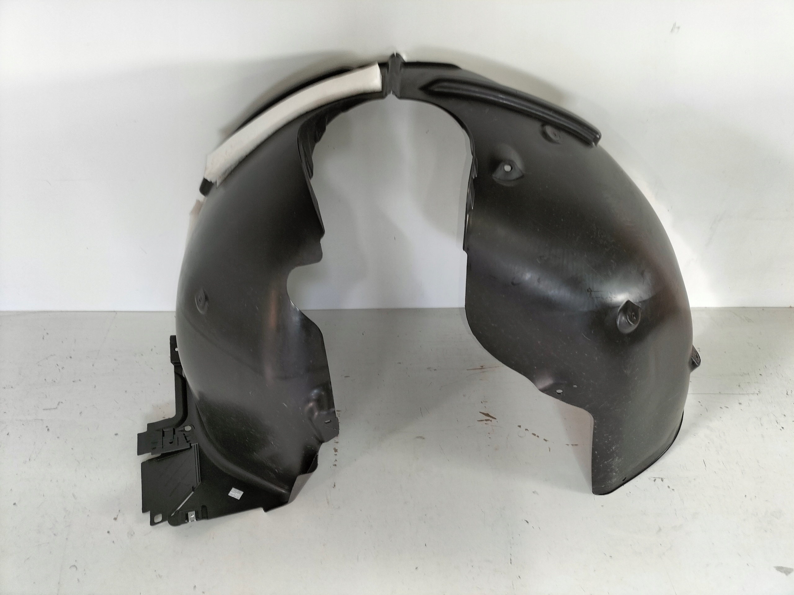 RADSCHALE VORNE LINKS AUDI Q4 E-TRON 22