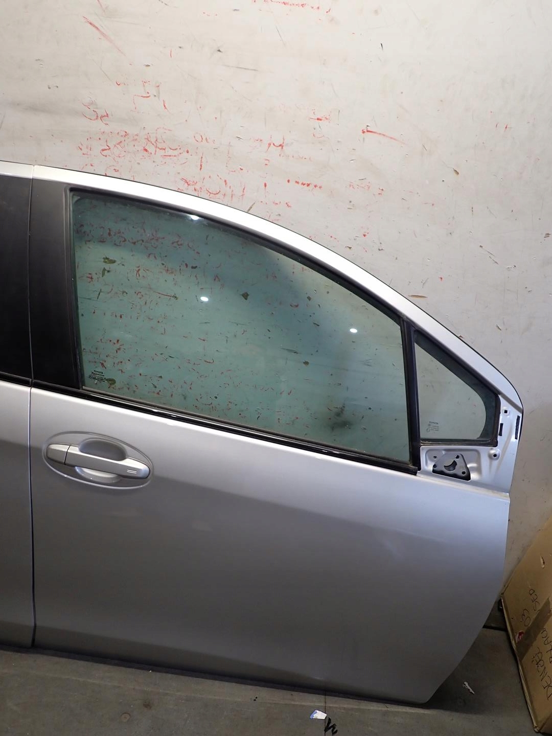 door front front right TOYOTA YARIS III 2011-2017 w colour