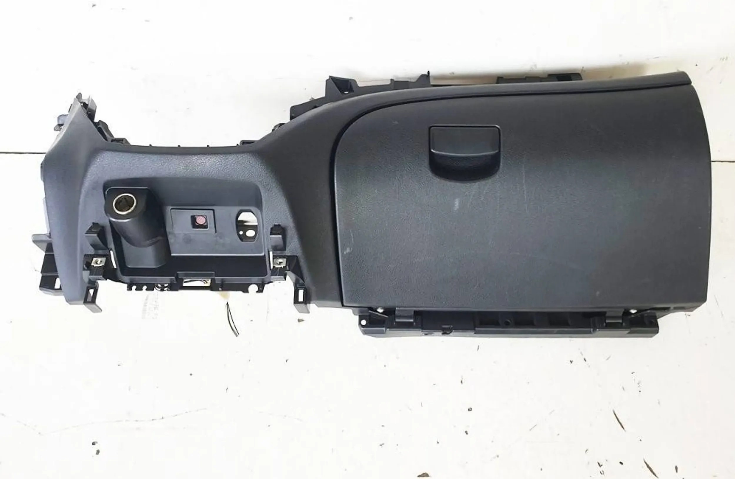 subaru IMPREZA III GH 2011r бардачок