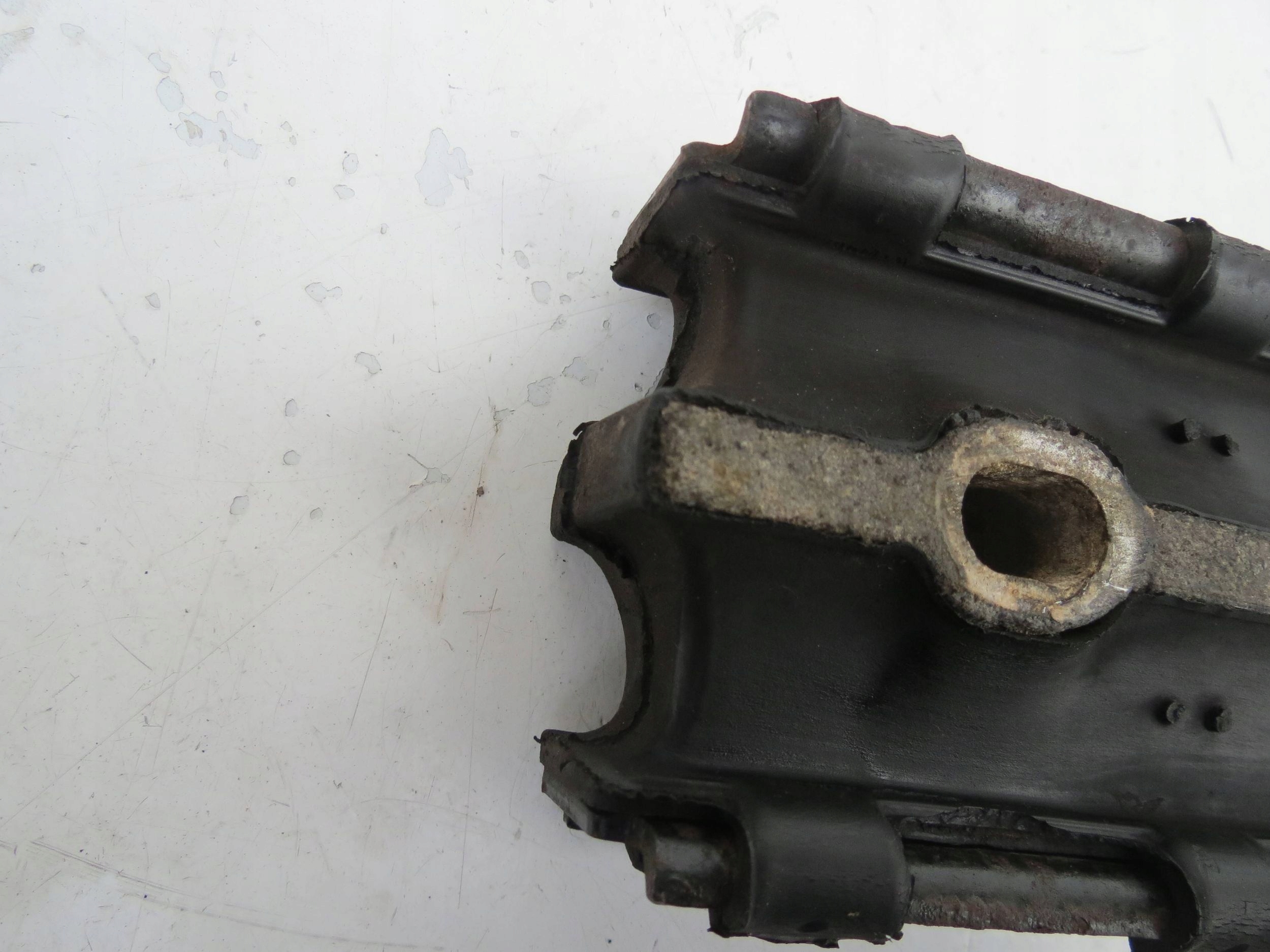 console airbag engine mount VOLVO S60 II V60 and 2.0 163KM 8G9N6P082BA