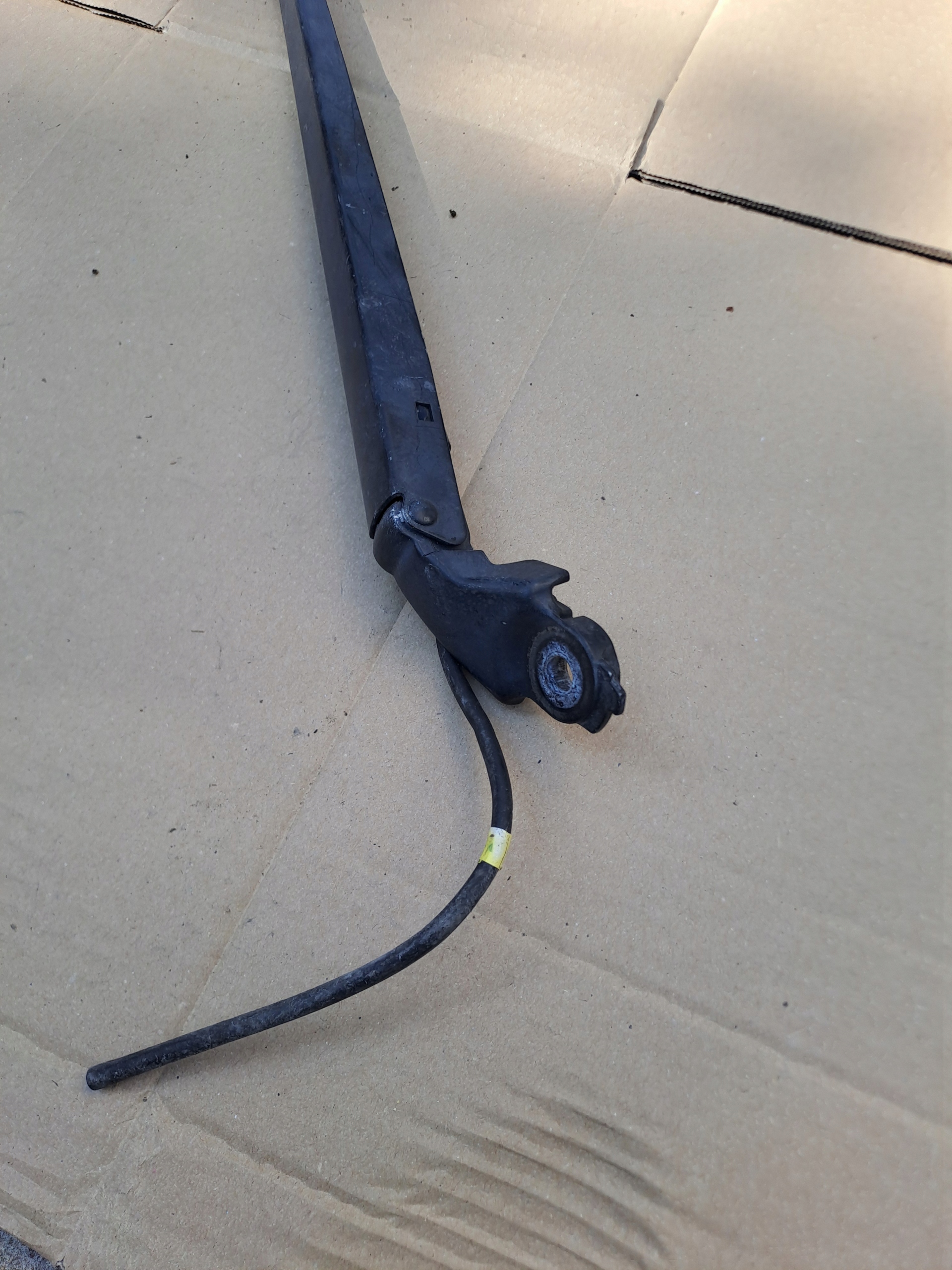 wiper arm right CITROEN C4 CACTUS 9801706480