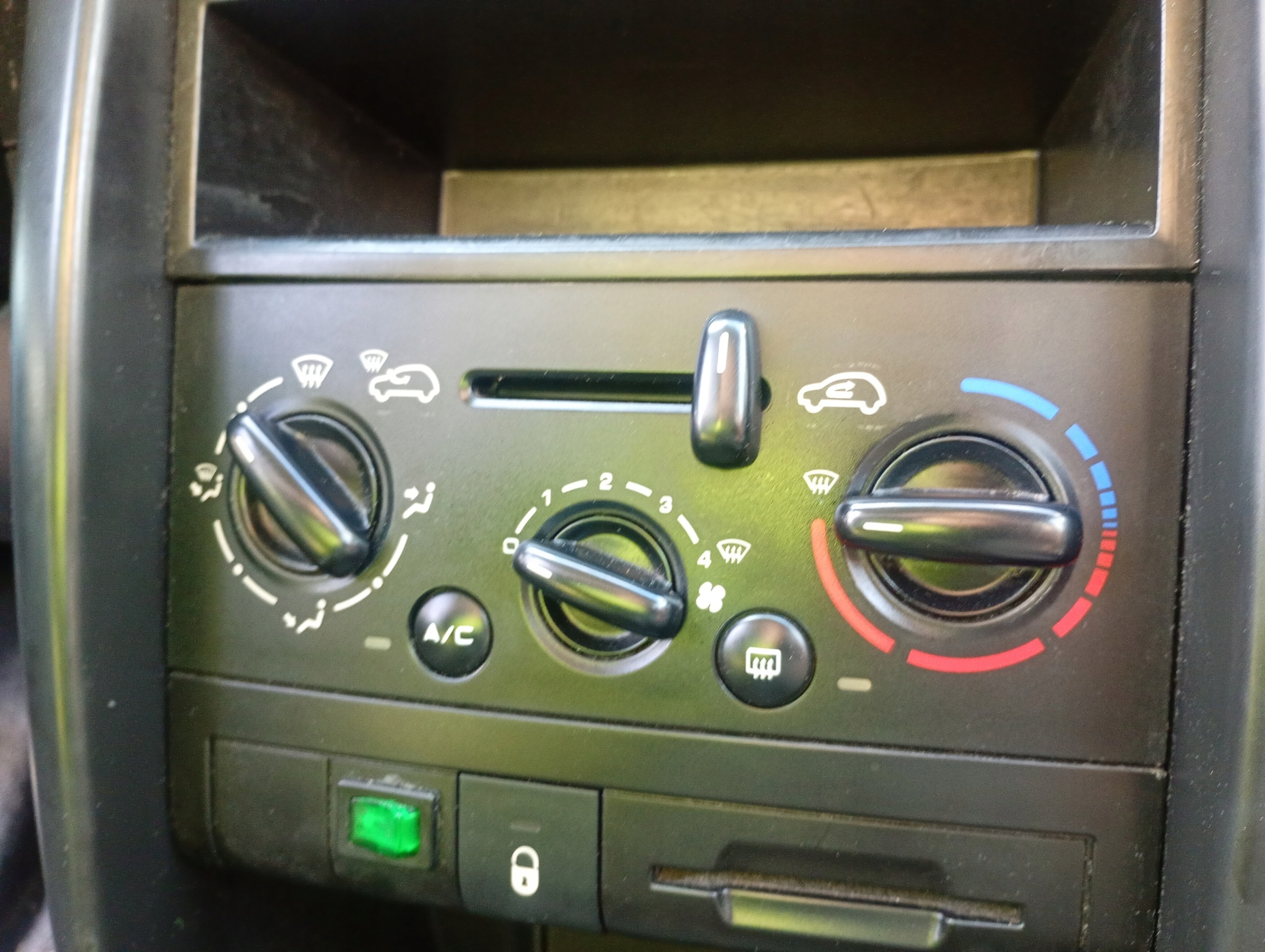 Panel switch regulacja air conditioning devices heating Peugeot 207 06-13
