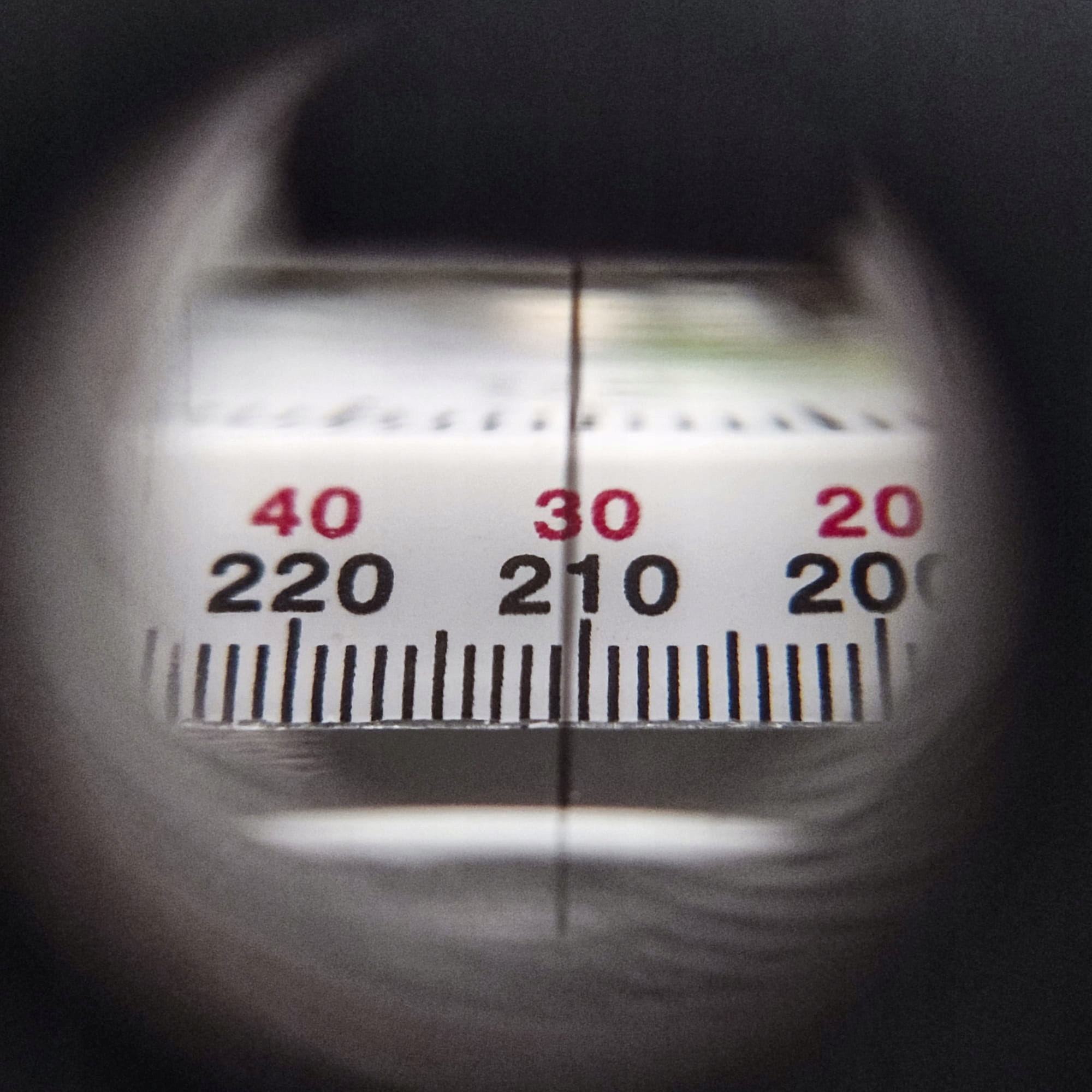 BUSOLA SKŁADANA KOMPAS PROFESJONALNY METALOWY METEOR POZIOMICA LINIJKA Cechy dodatkowe sznurek