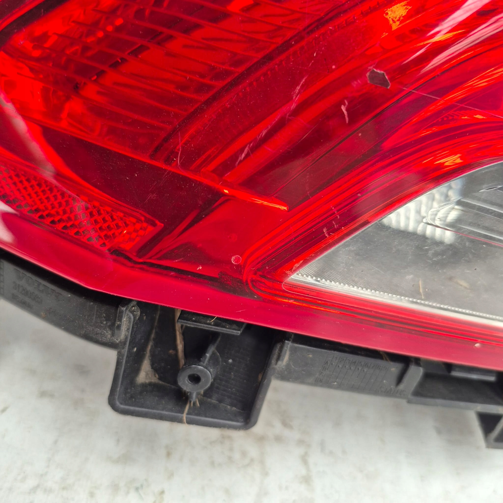 VOLVO V40 II 12- light left rear part rear 31395844