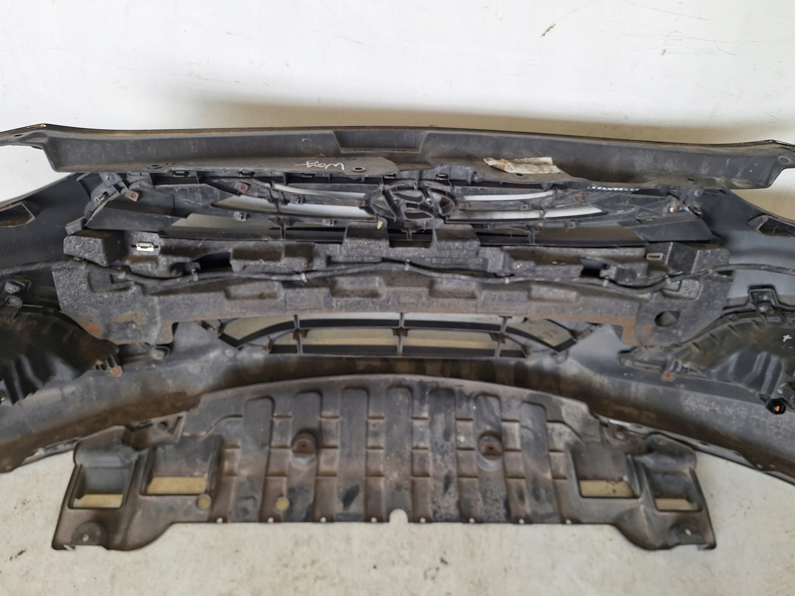 HYUNDAI I30 II 12-15 bumper + LED + PDC