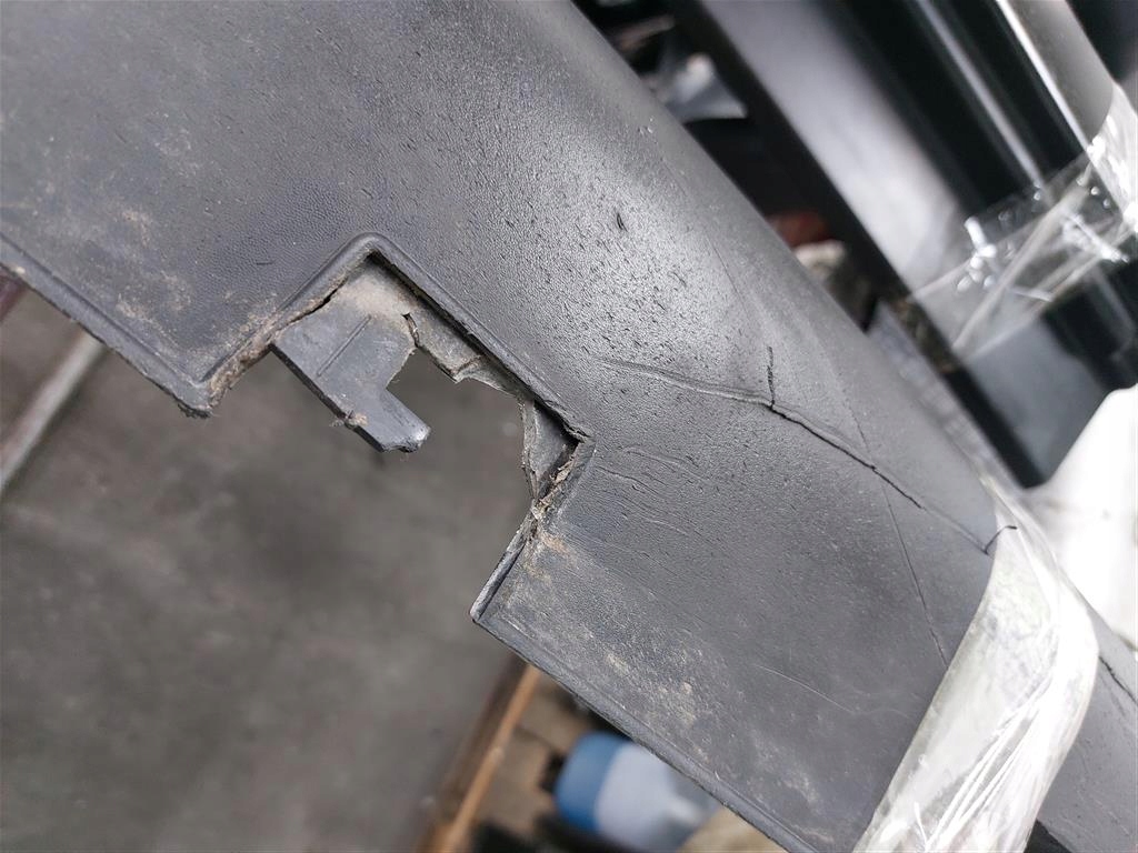 Listwa progowa ZEWNĘTRZNA prawa Citroen C5 III X7 2008-2017r 9681060180 Wersja Europejska