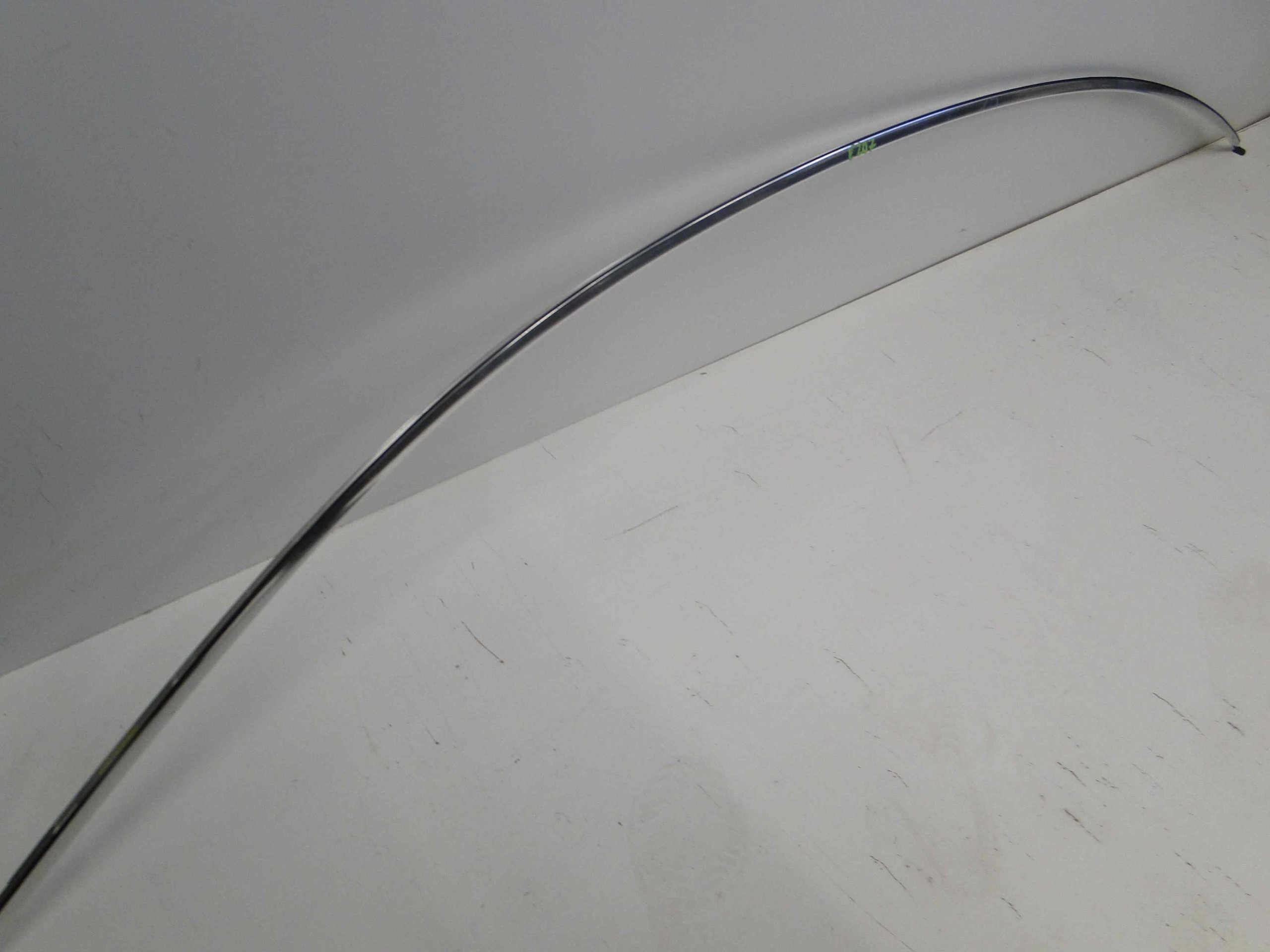 MERCEDES E 207 COUPE LIFT LISTWA OZDOBNA LEWA Numer katalogowy części A2076731383