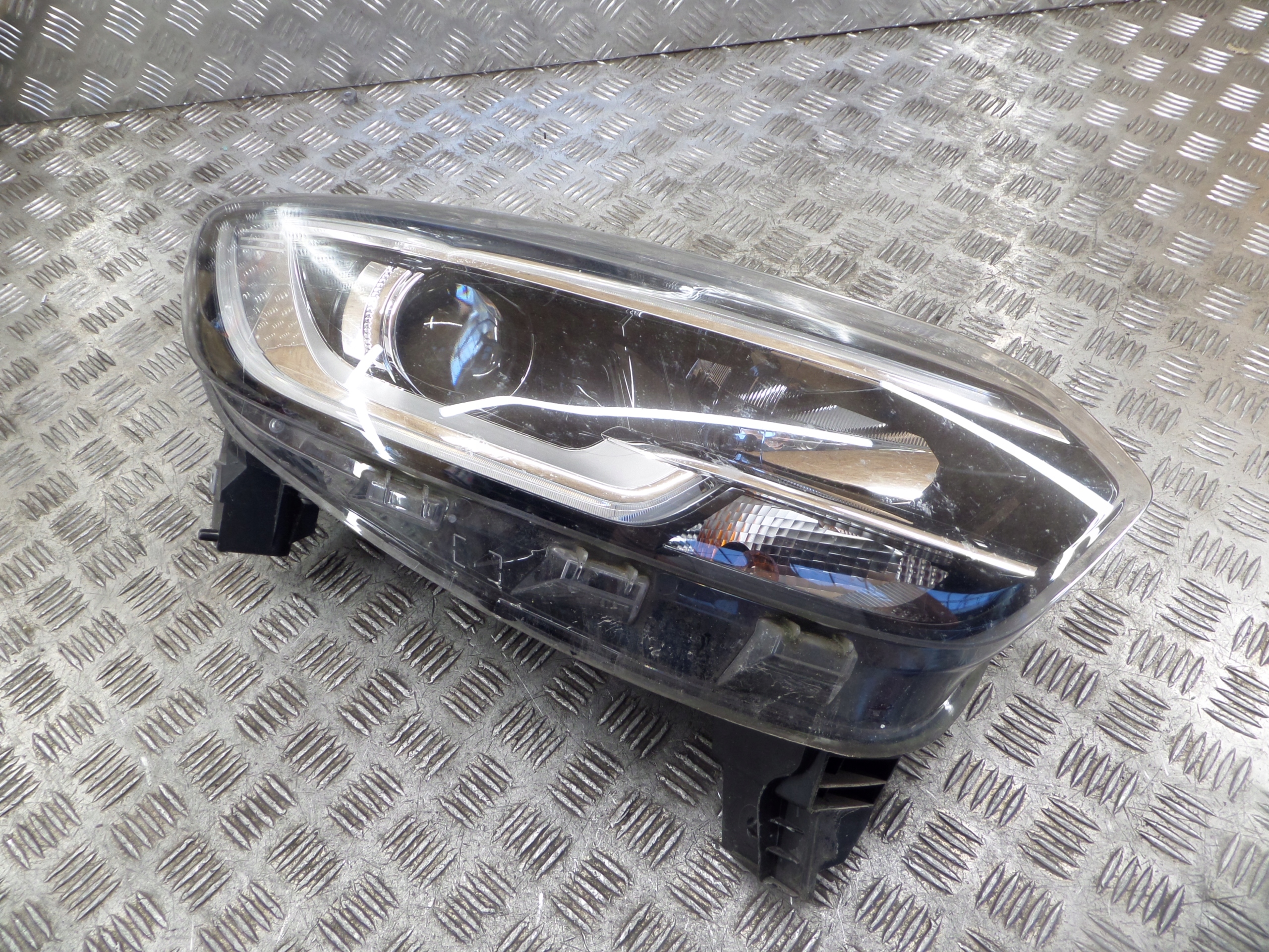 Renault Kadjar Reflektor right front 260107703R
