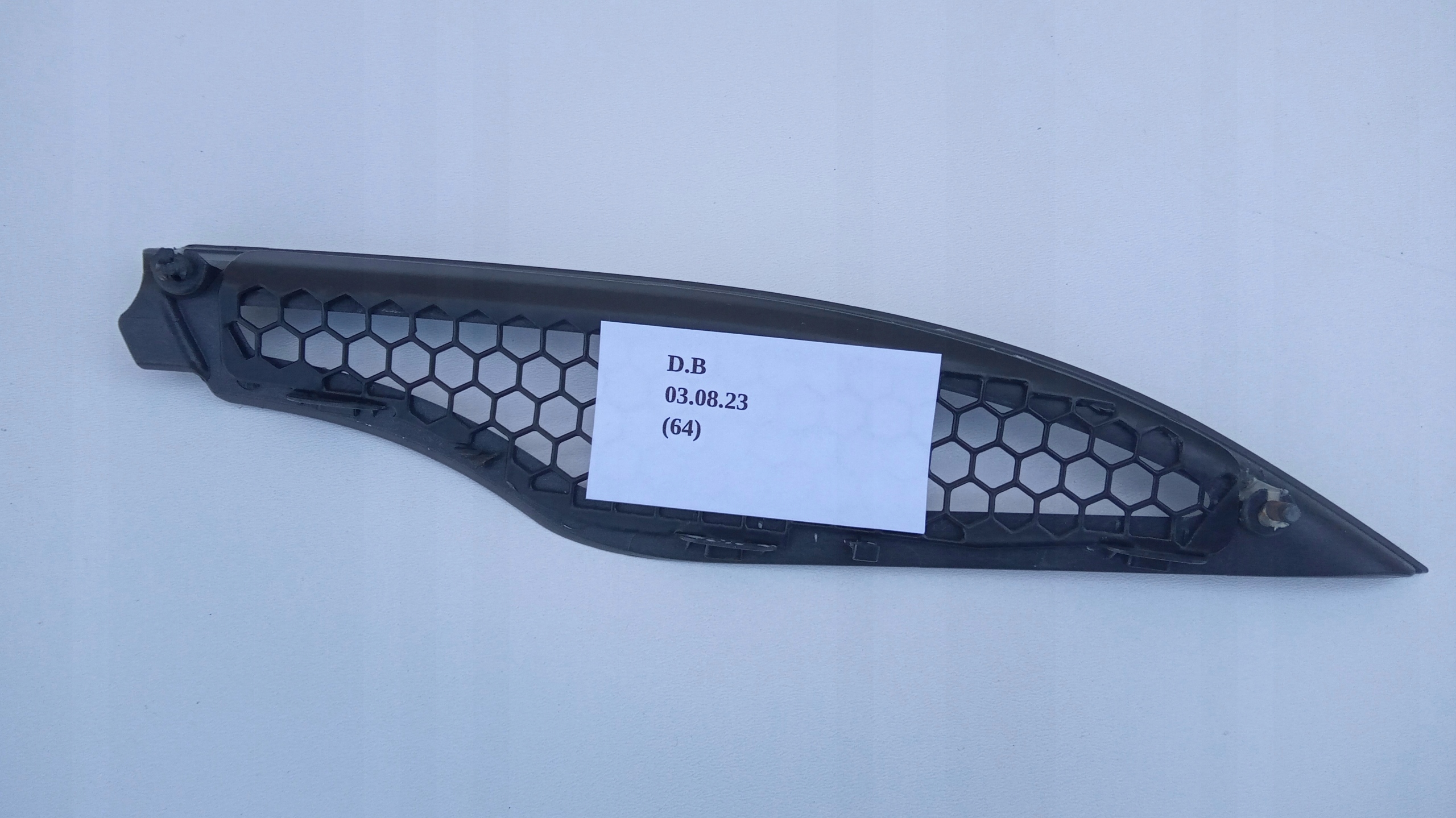 KRATKA GRILL OSŁONA LISTWA PRAWA TYŁ MCLAREN 720S Producent części McLaren