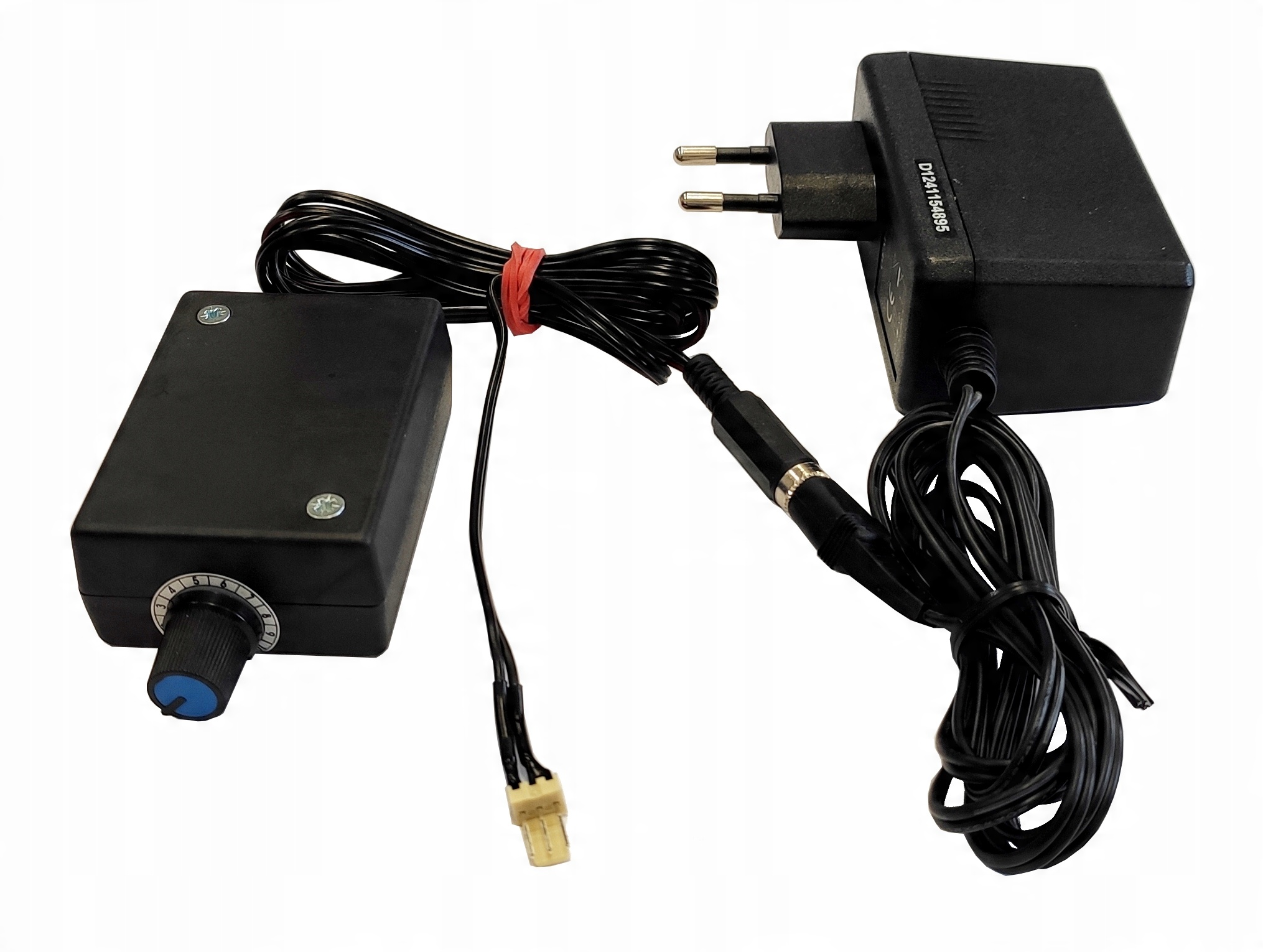 

Zasilacz 230V / 12V 2,4A z regulatorem napięcia