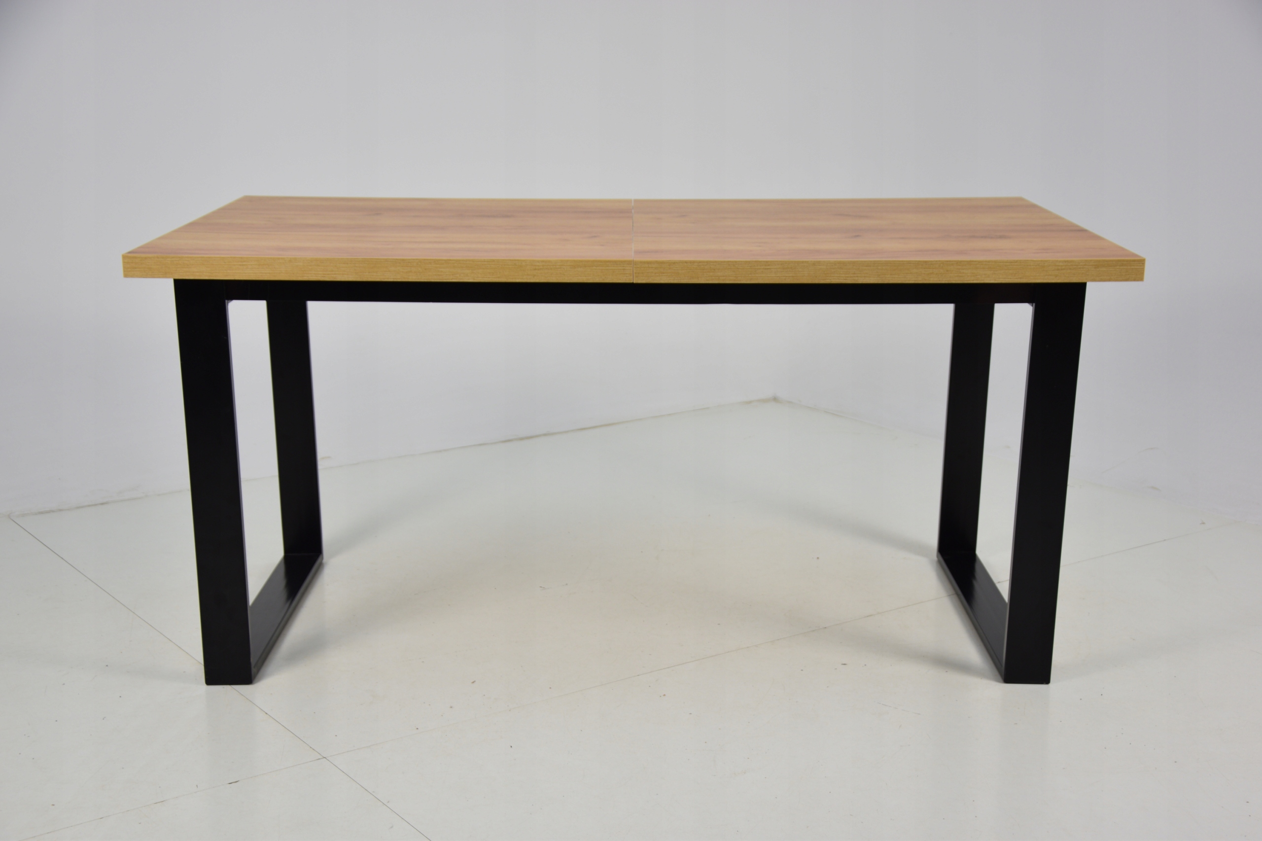 Solidny stół na metalowej podstawie 90x160/240 Kształt blatu prostokątny