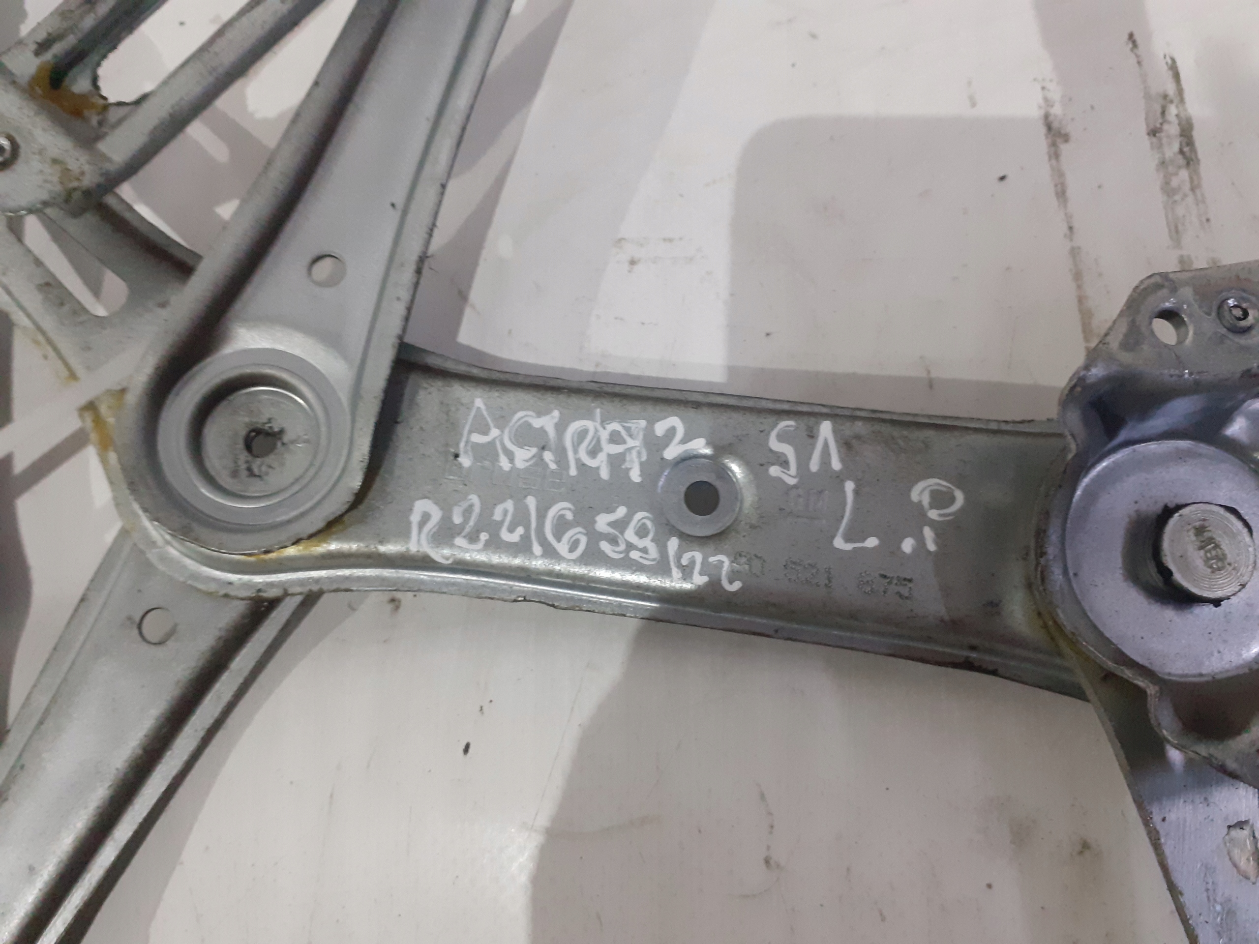 window regulator left front EU OPEL ASTRA 2 II G
