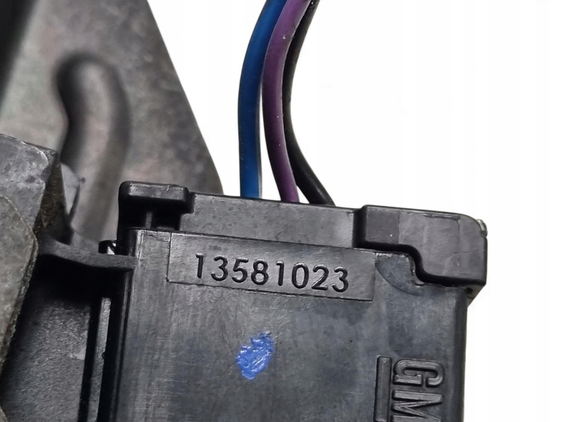 lock bonnet boot Opel Astra J 2011 13581023
