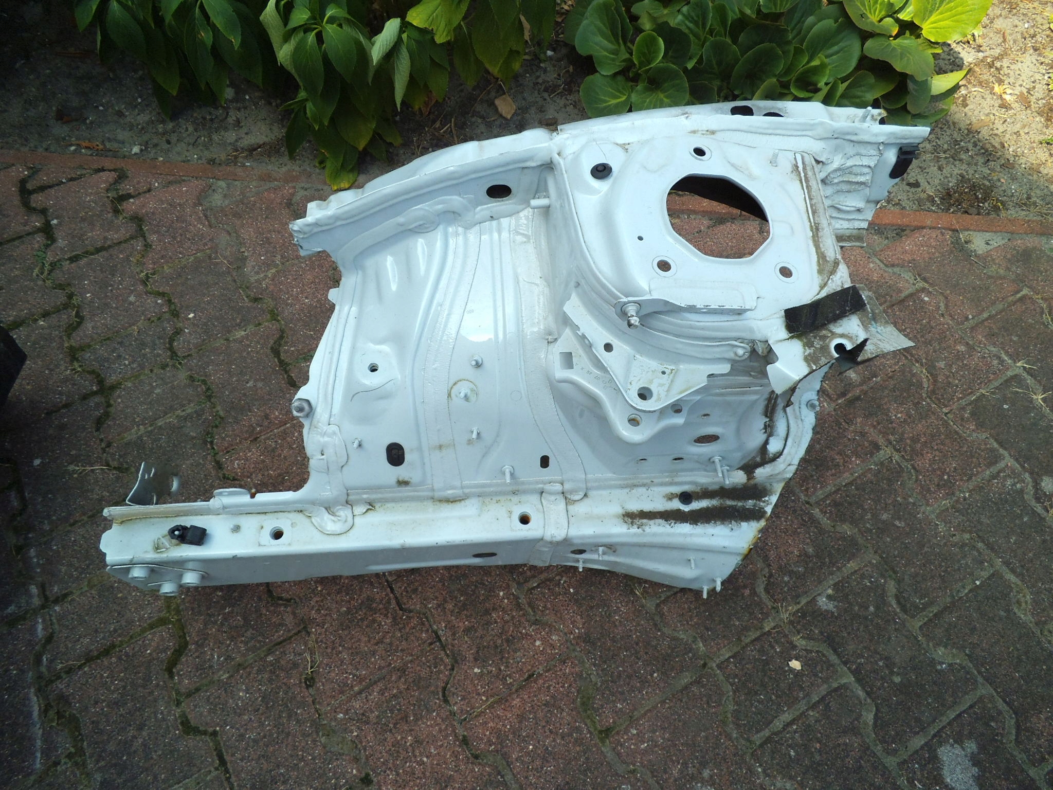 MERCEDES КЛА 118 лонжерон четверть права