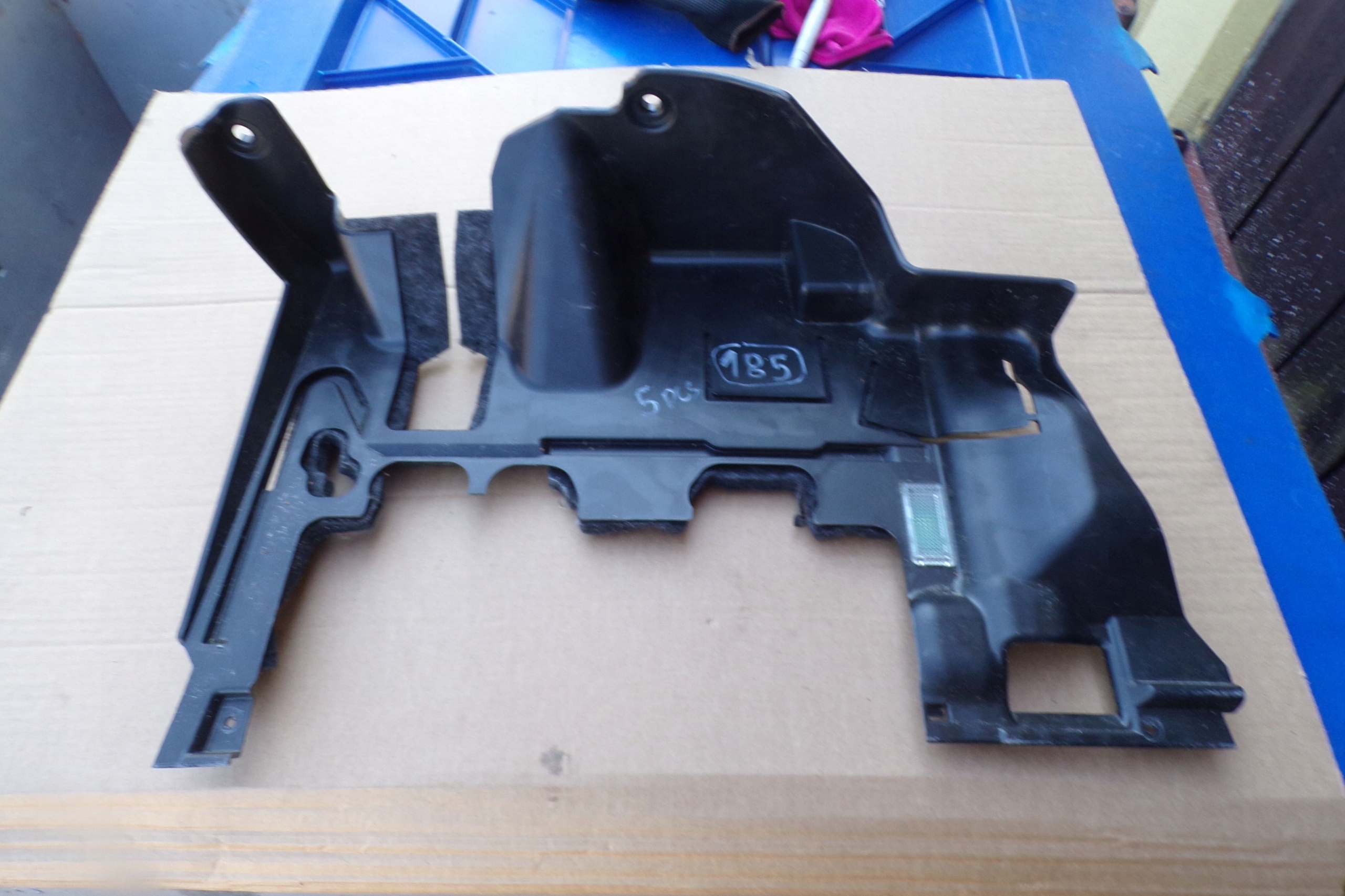 OSŁONA POD KONSOLĘ DESKĘ 3G1863081BA VW PASSAT B8