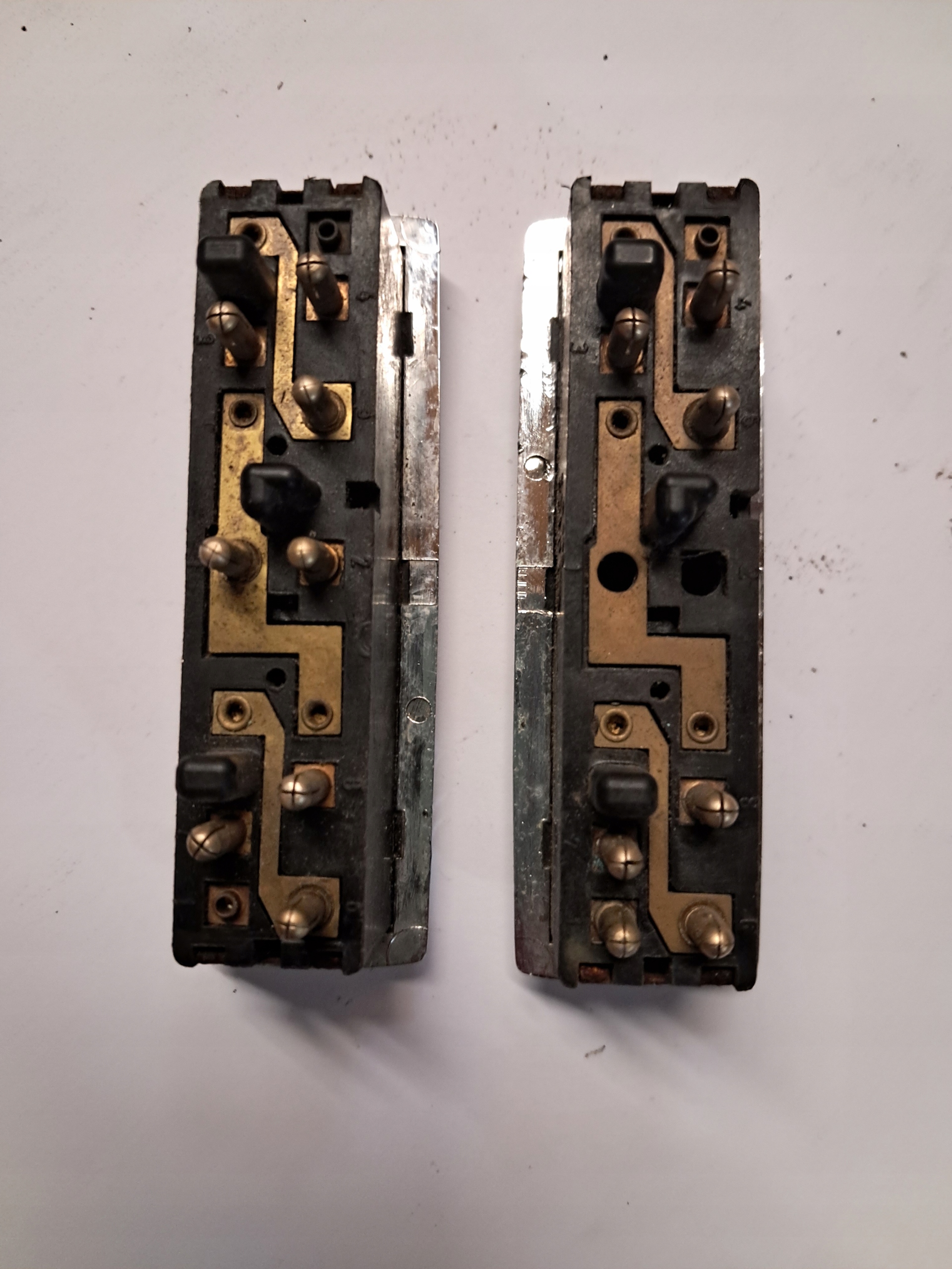 2x switch windows MERCEDES W123 107 0018214951