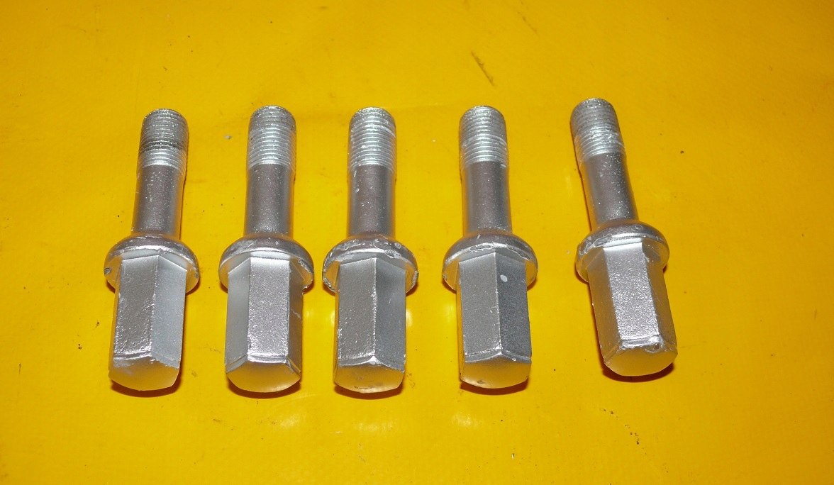 SZPILKI DO FELG ALUMINIOWYCH 5 SZT MERCEDES W140 Car type Passenger cars