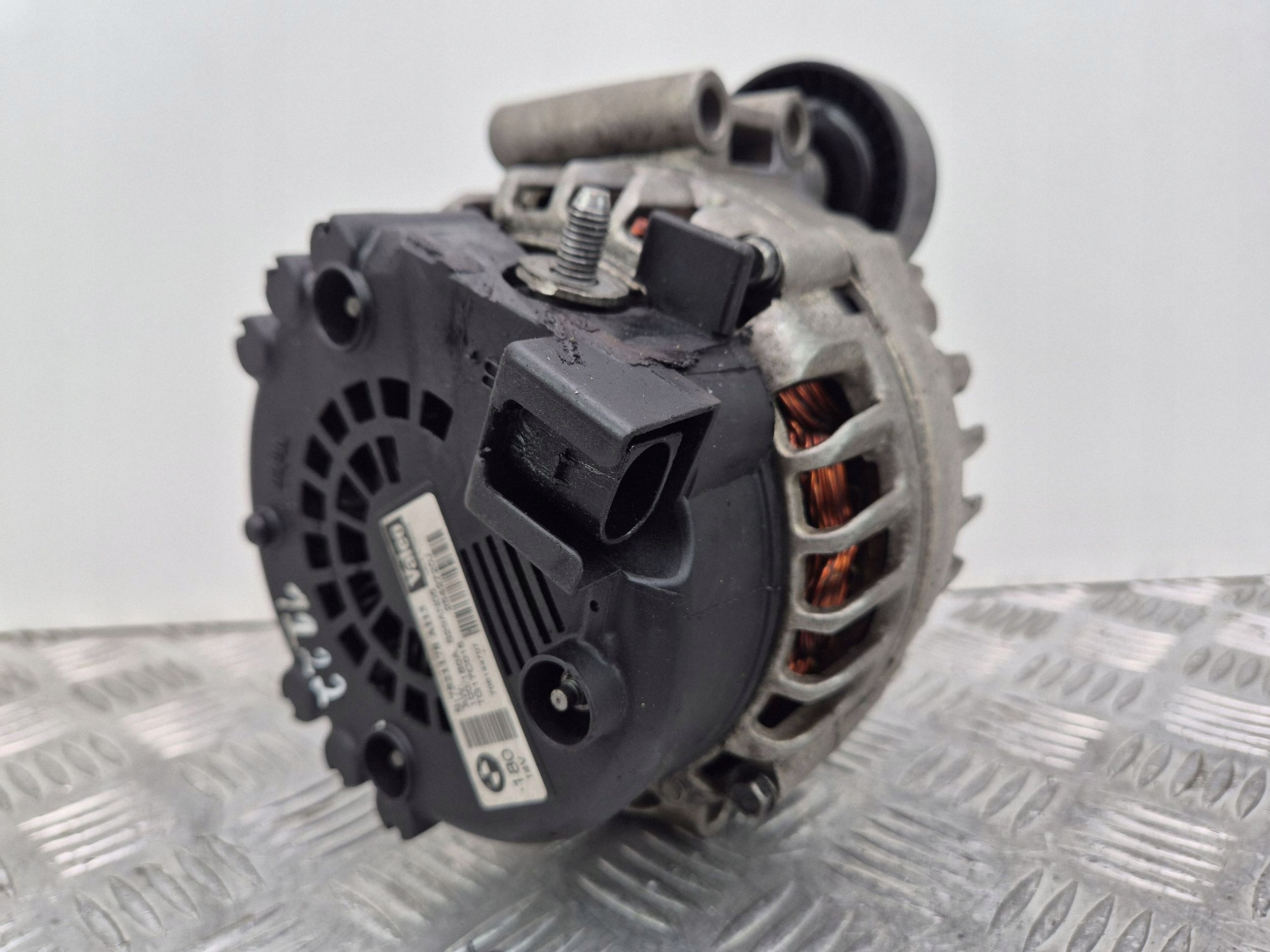 BMW 3 E90 E91 320i alternator 7521178 N46B20B