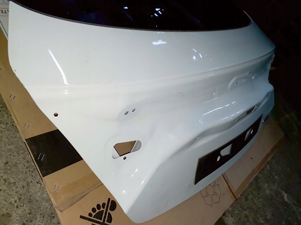 KLAPA BIAŁA TYŁ BAGAŻNIK SZYBA AS3 AUDI A7 4G Typ samochodu Samochody osobowe