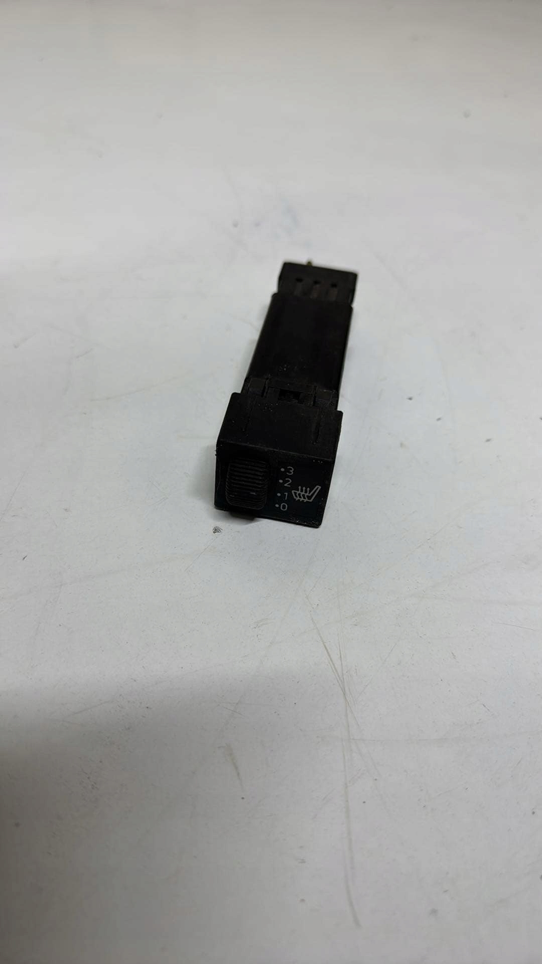 Schalter Hitzung Sitze Saab OE 9518820