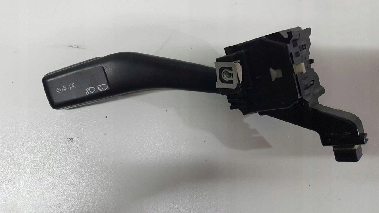 VW GOLF V 5 03- Bouton MANETKA Indicateurs de direction OE 1K0953513