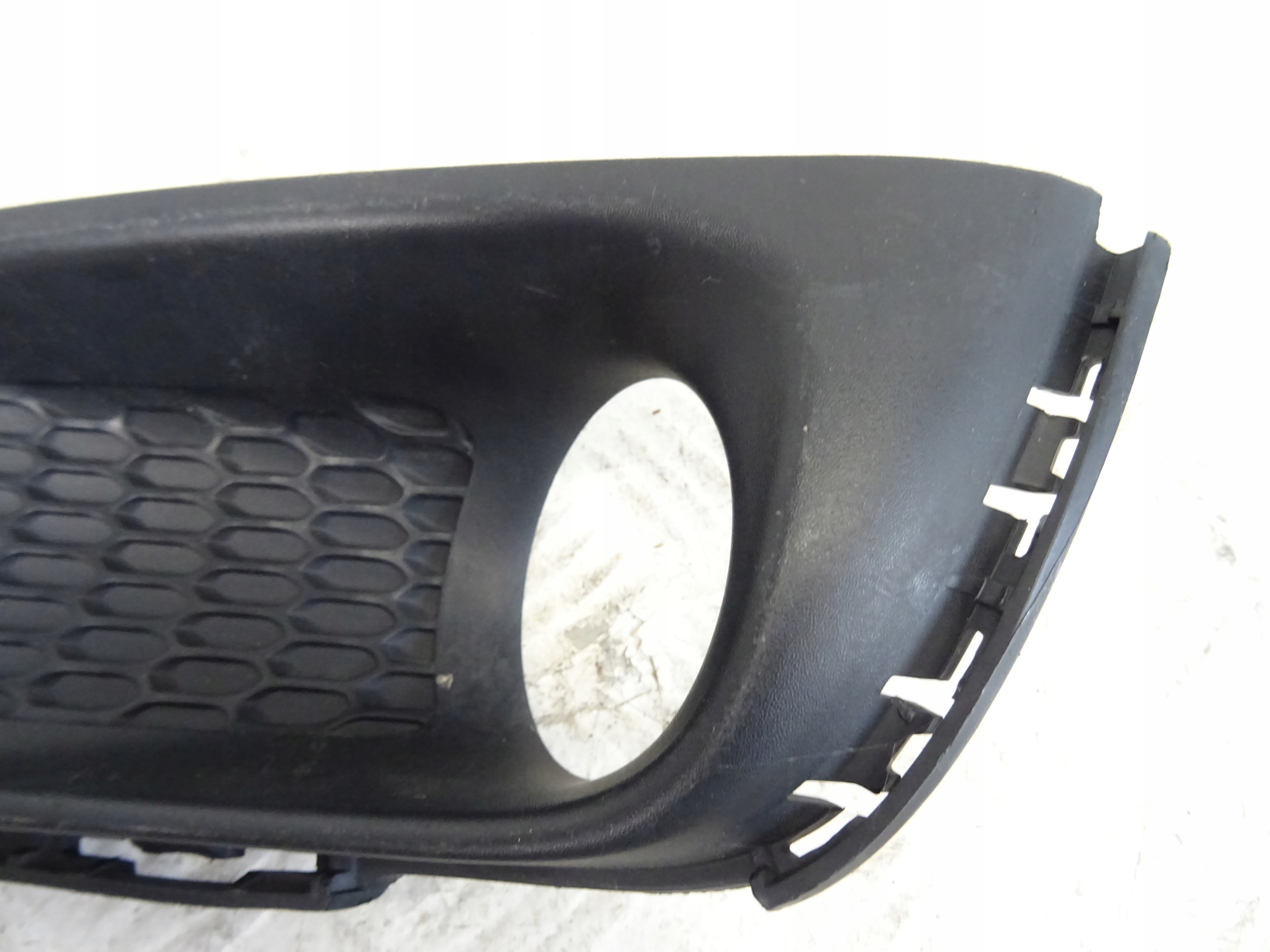 grid of a bumper front front right JEEP COMPAS II 53219509