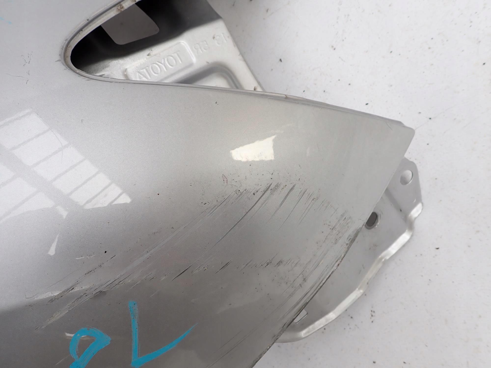 TOYOTA AURIS and 1 LIFT 09-13 fender front front right
