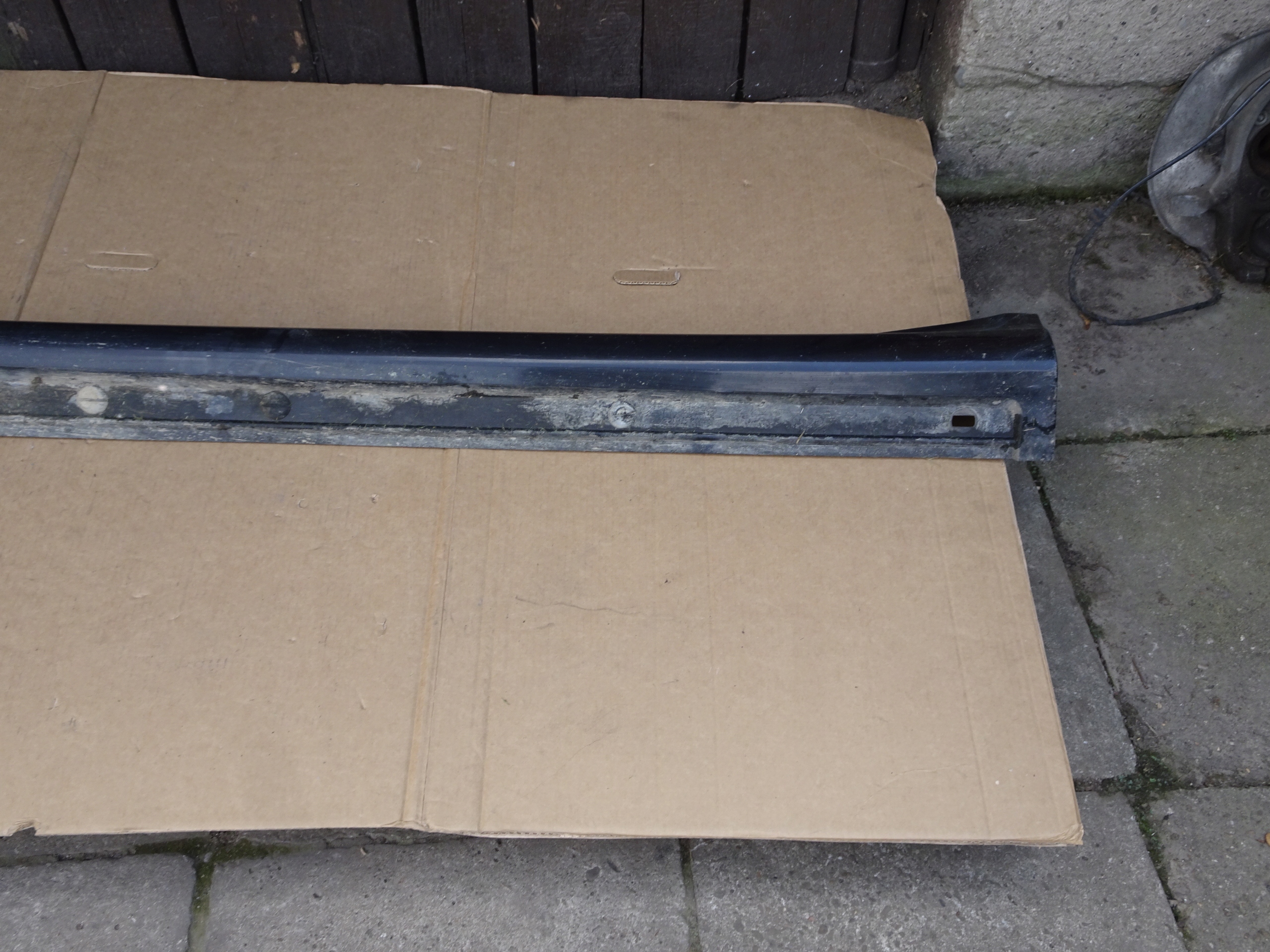 MERCEDES B W245 LISTWA NAKŁADKA PROGOWA LEWA Typ samochodu Samochody osobowe