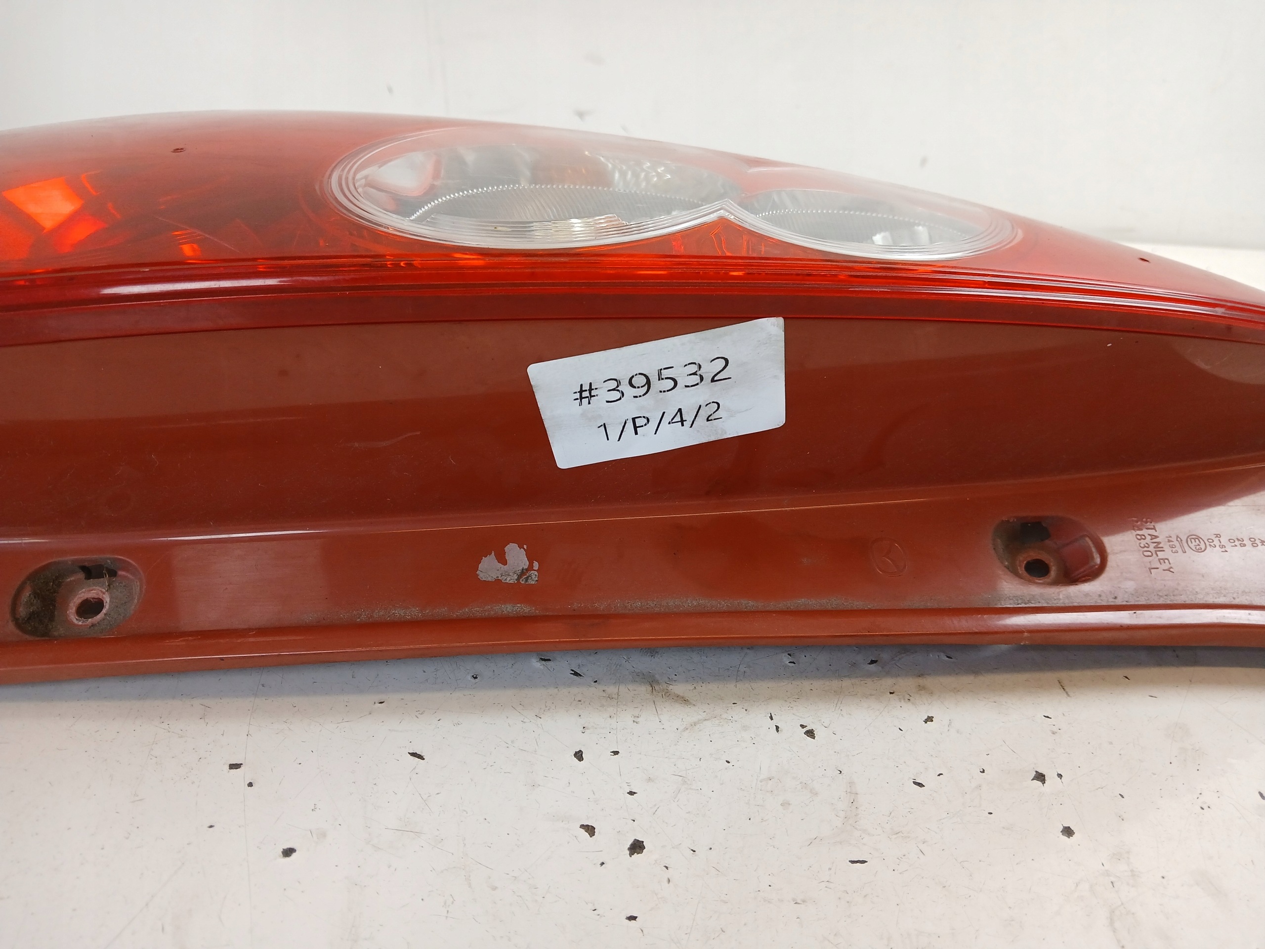 MAZDA 5 and CR light left rear part