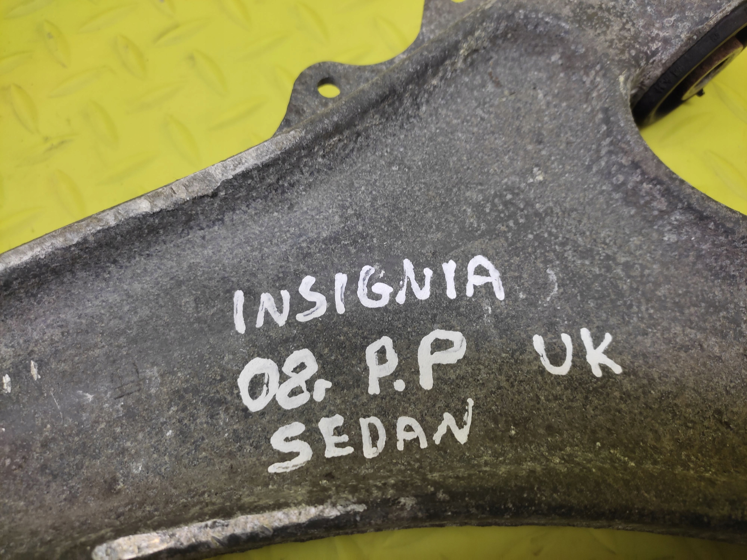 OPEL INSIGNIA sedan arm right front
